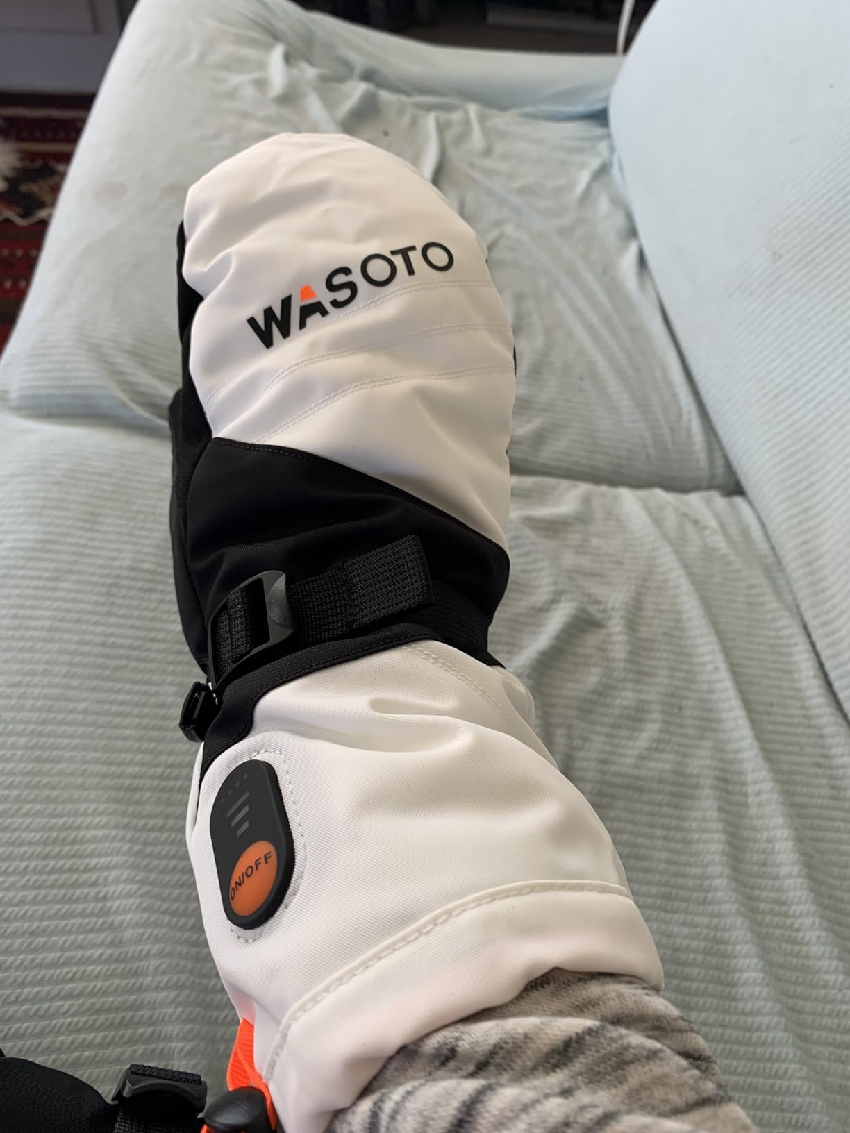 WASOTO Heated Mittens Gloves for Women Men 7.4V Battery 22.2Wh Electric Rechargeable Waterproof Ski Gloves for Winter Outdoor Work Skiing Snowboarding Hiking Fishing Camping Raynaud customer photo 1