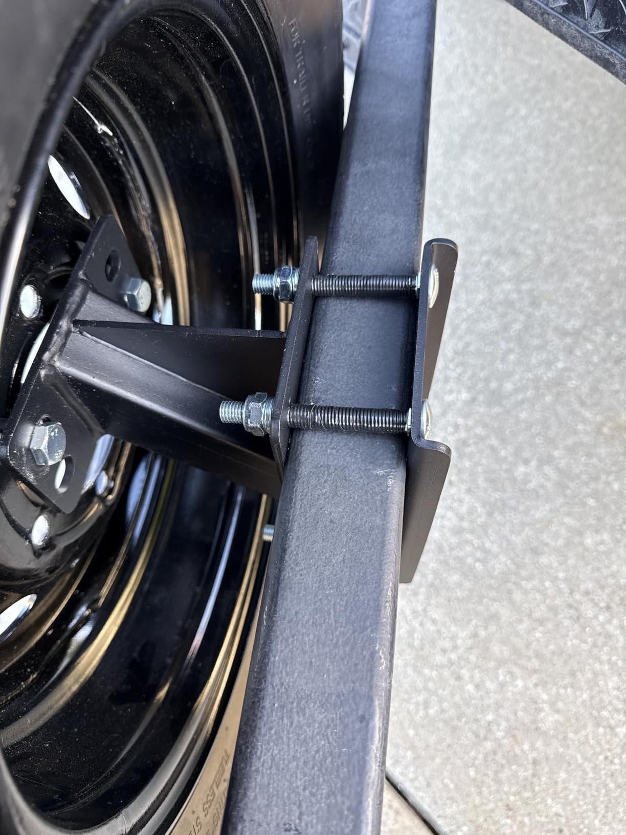 GADFISH Spare Tire Carrier, Spare Tire Mount Boat Trailer Carrier Bracket, Heavy Duty Lock Holder, Fits 4 & 5 & 6 Lugs Trailer Wheels, Holds up to 150 Lbs customer photo 1