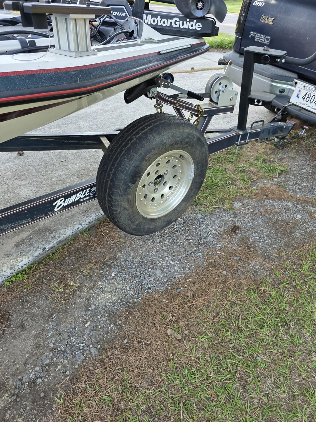 GADFISH Spare Tire Carrier, Spare Tire Mount Boat Trailer Carrier Bracket, Heavy Duty Lock Holder, Fits 4 & 5 & 6 Lugs Trailer Wheels, Holds up to 150 Lbs customer photo 2