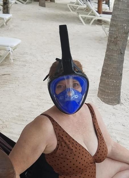 Odoland Snorkeling Packages, Full Face Snorkel Mask for Adults & Youth with Camera Mount, Adjustable Swim Fins, Anti-Fog Anti-Leak Diving Gear for Men Women Teens customer photo 1