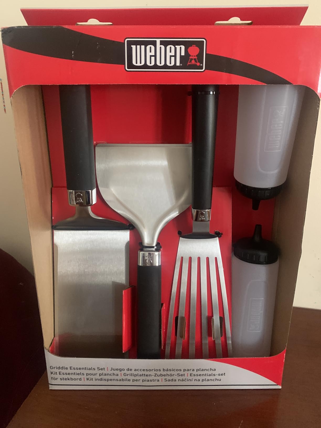 Weber Griddle Essential Tool Set, 5-Piece | Spatula, Flexible Spatula, Scraper & (2) Squeeze Bottles for Breakfast, Burgers & More - Easy Cooking & Cleanup Accessory Kit customer photo 2