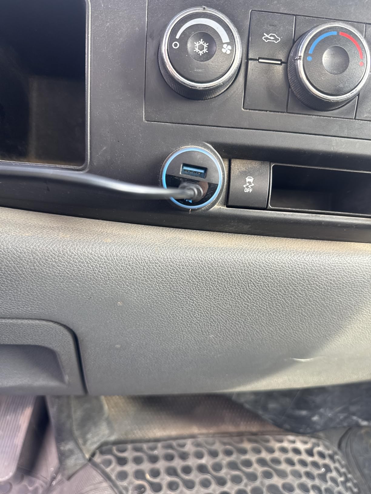 Anker 323 52.5W USB C Car Charger with 30W PowerIQ 3.0 Fast Charging | Cigarette Lighter Adapter, for iPhone 17 / 16 / 15 / 14 / 13 / 12 Series, Galaxy S25 / S24, Pixel, and More customer photo 2