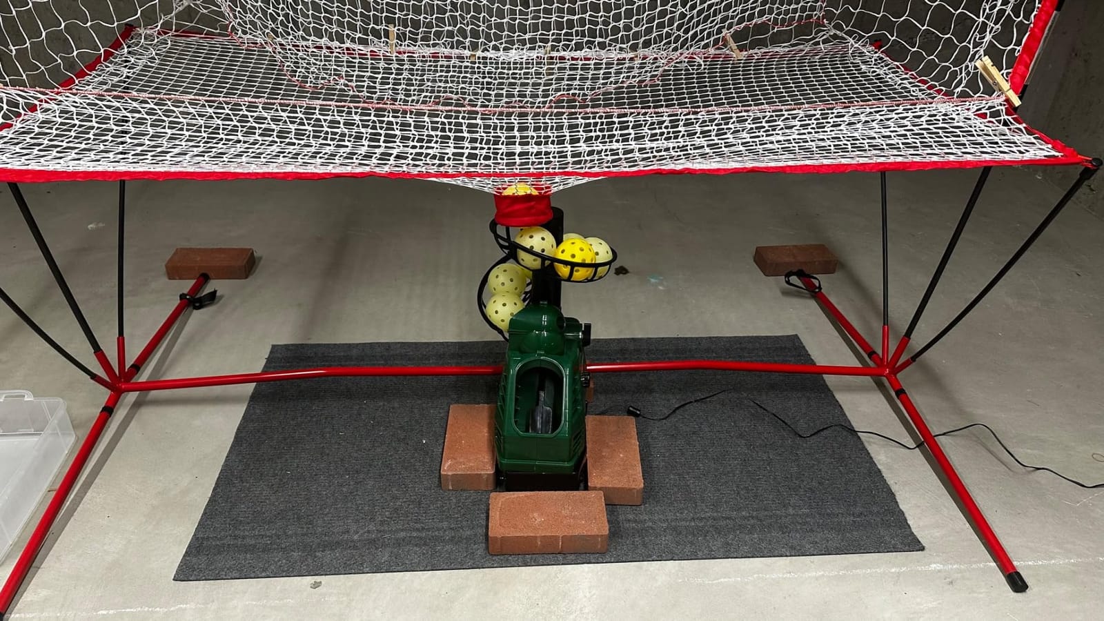 Furlihong 680PBH Pickleball Starter Kit, Including Launch Machine, Ball Recycling Net, Pickleball Paddle, 3 x Pickleballs and Carrying Bag customer photo 2