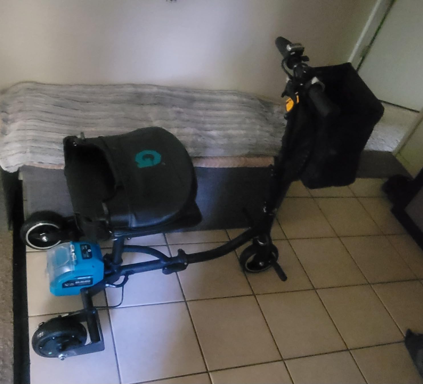 G Mobility Scooter - 3 Wheels, 35 lb Folding Aluminum Frame, Anti-Tip Footrests, Includes (1) 48V 2Ah Li-Ion Battery and Charger, Supports 275 lbs, Airline Friendly customer photo 2