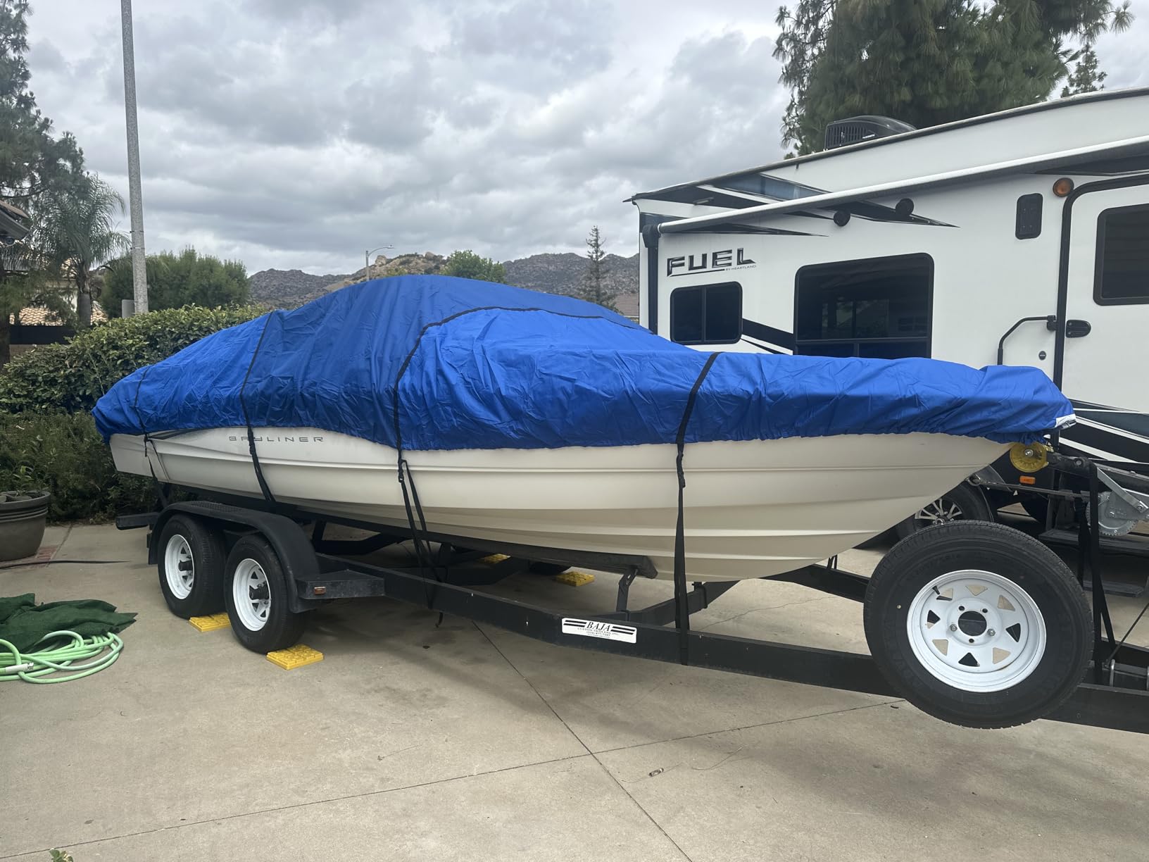 RVMasking Boat Cover with Motor Cover, 1400D Center Reinforced, 20'-22' | Heavy Duty Fabric, Waterproof, Trailerable, UV & Tear-Resistant, Air Vents, 11 Straps, Fits V-hull Bass Tracker Boat, Gray customer photo 2