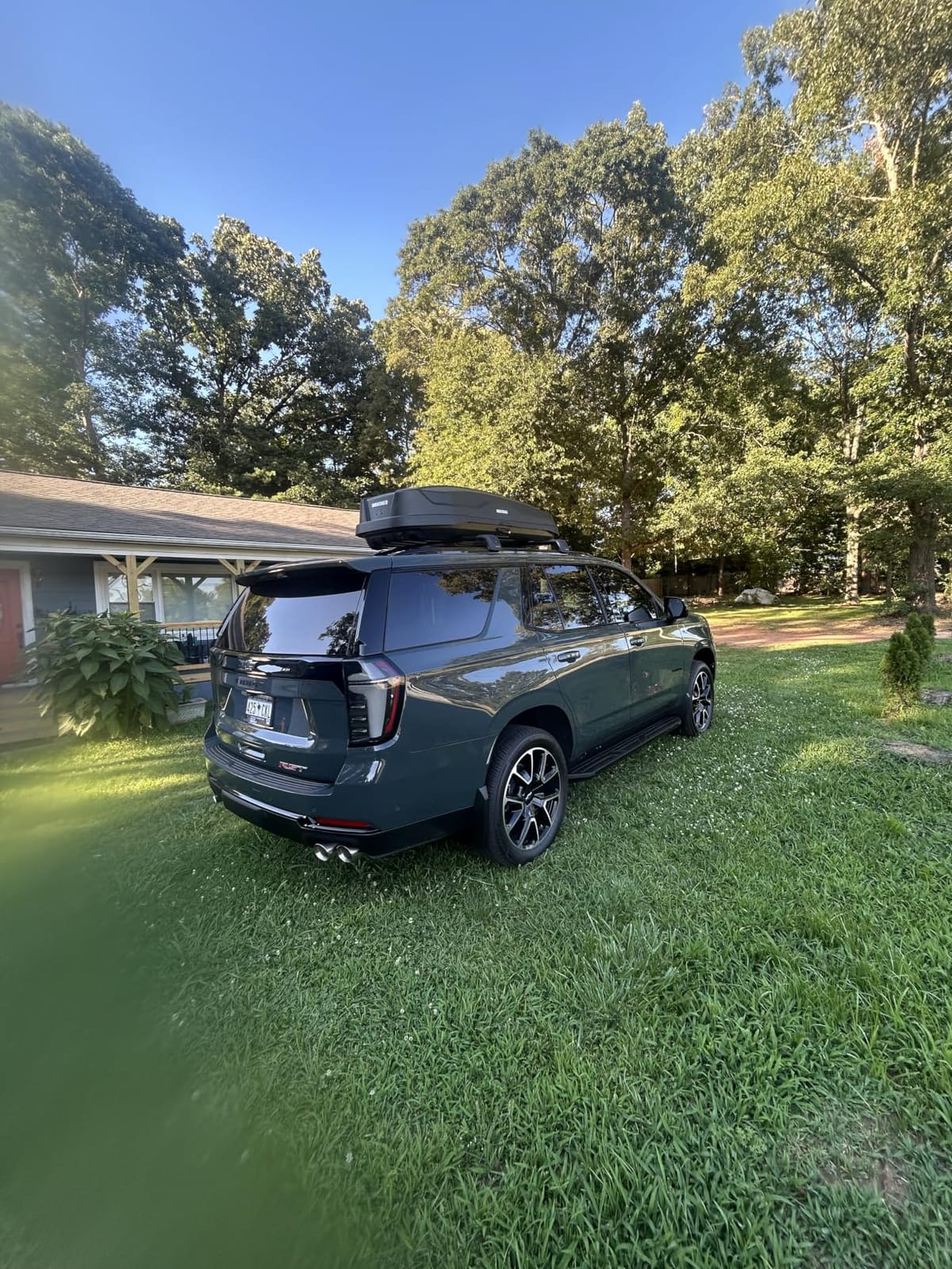 Yakima SkyBox NX 18 XLG Rooftop Cargo Carrier, 18 Cu Ft, SKS Lock, Black | Dual-Sided Opening, SKS Locks and Universal Mounting for Travel Storage customer photo 1