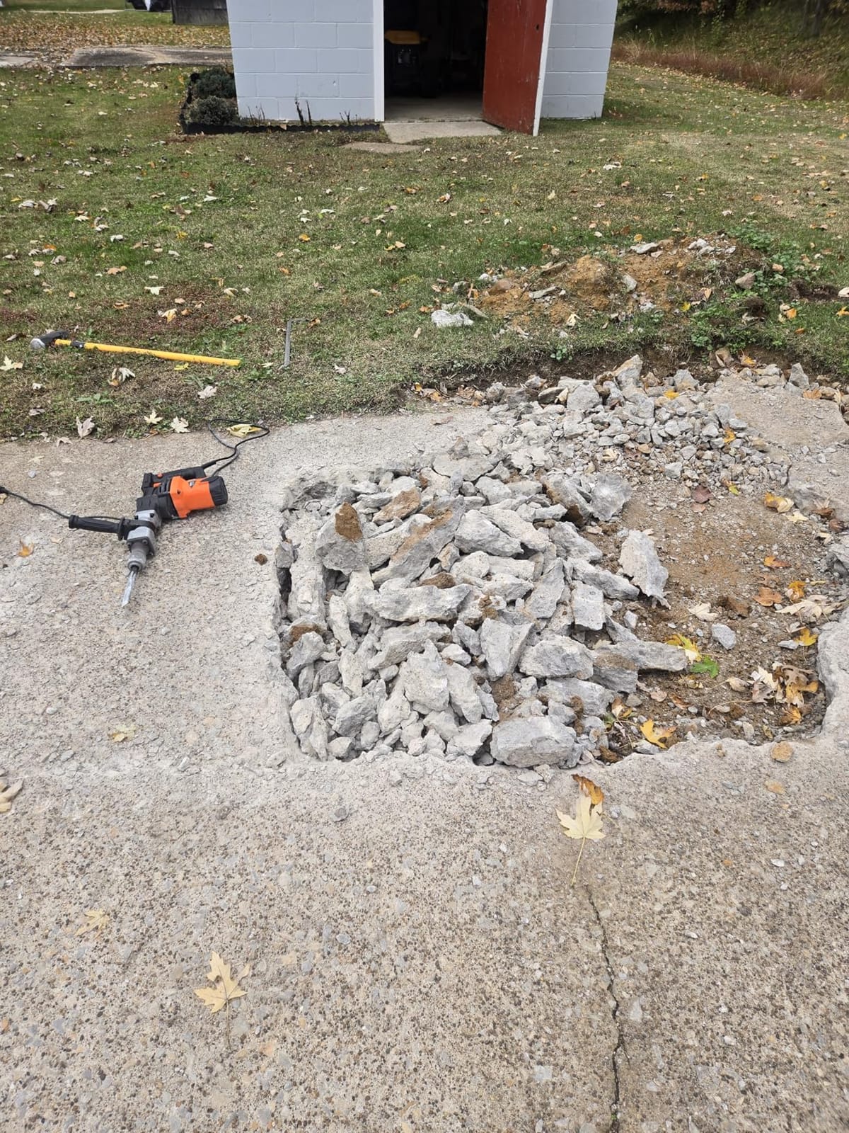 VEVOR Demolition Jack Hammer, MAX 1400W Electric Jackhammer Heavy Duty, 2900 BPM Concrete Breaker 2pcs Chisels Bits Chipping W/Case, Gloves customer photo 2