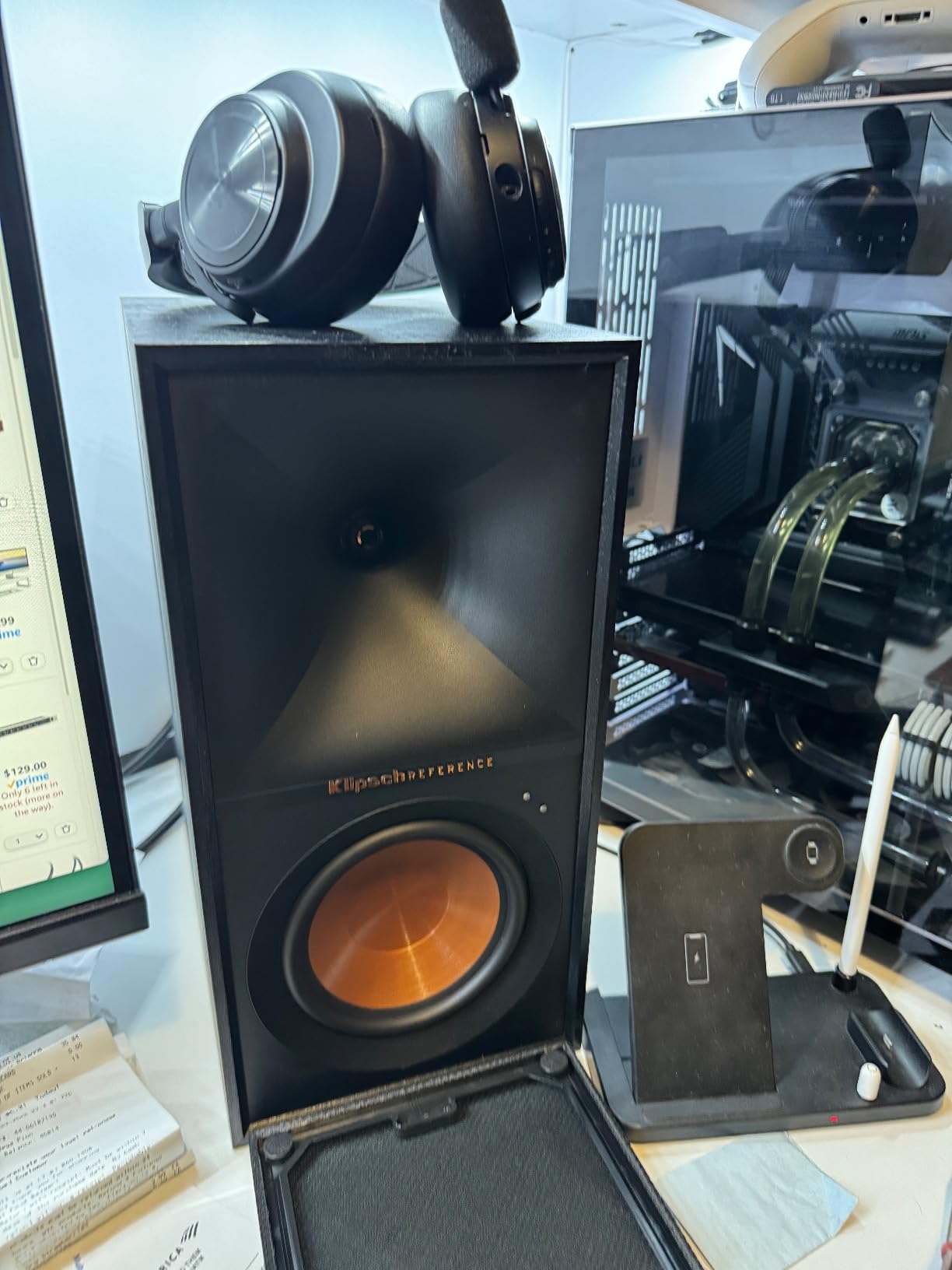 Klipsch Reference R-40PM Powered Bookshelf Speakers - 90-Degree x 90-Degree Tractrix Horn - Linear Travel Suspension - Sleek, Modern Appearance customer photo 1