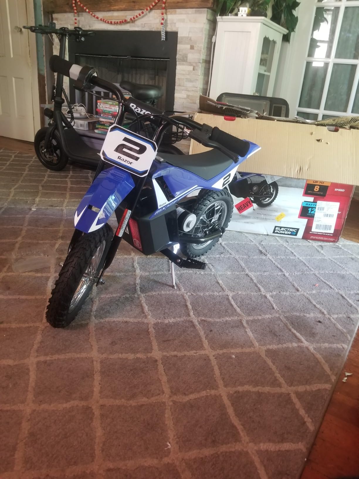 Razor MX125 Dirt Rocket Electric-Powered Bike with Authentic Motocross Geometry, 100W/12V Motor, for Kids 7+ customer photo 1