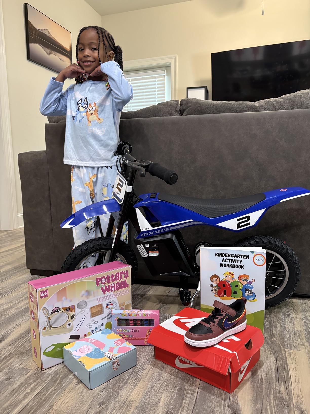 Razor MX125 Dirt Rocket Electric-Powered Bike with Authentic Motocross Geometry, 100W/12V Motor, for Kids 7+ customer photo 2