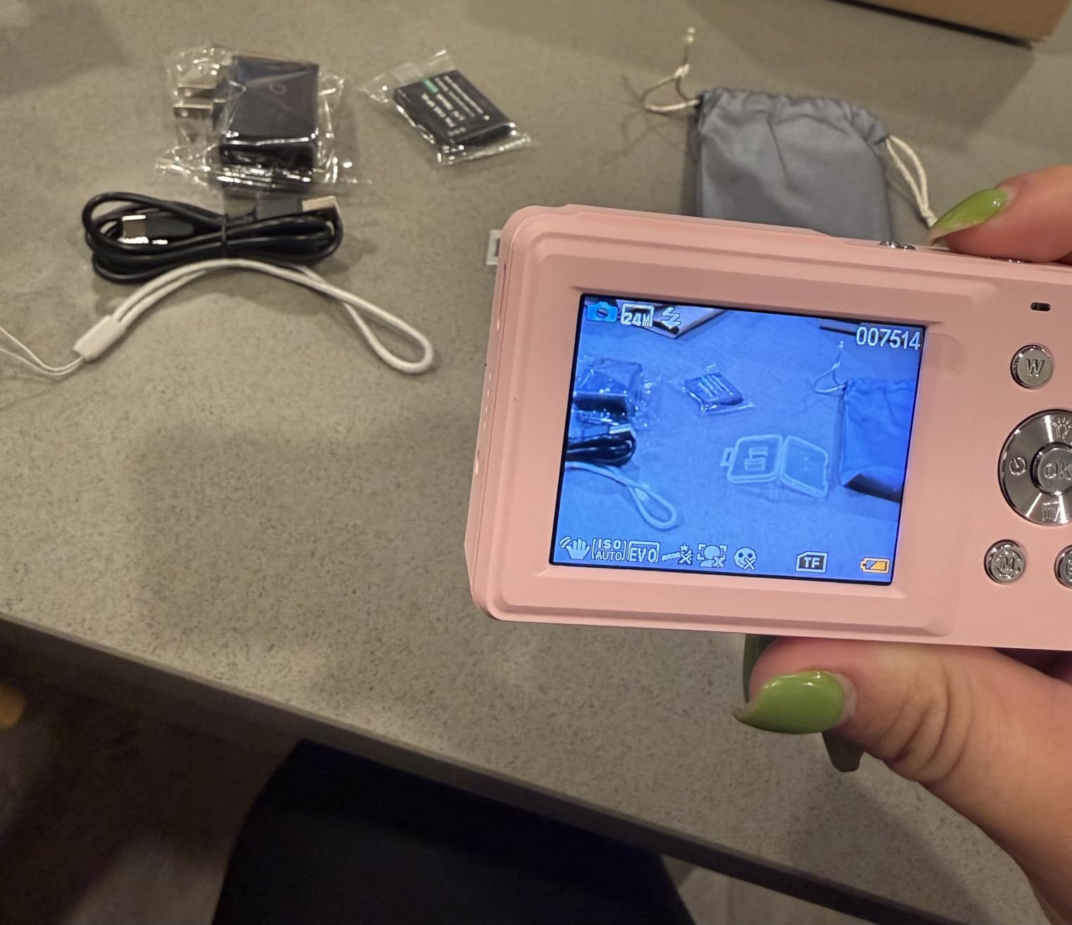Camkory Digital Camera FHD 1080P with 32G Card 16X Zoom Easy for Kids Pink customer photo 2