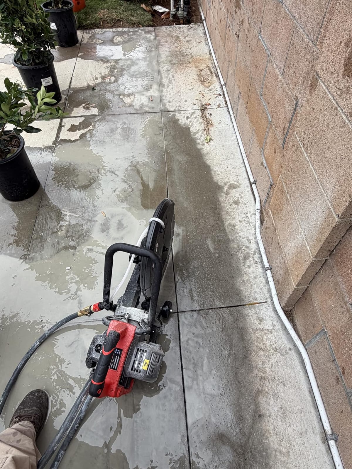 XtremepowerUS 16-Inch Gas Powered Concrete Cut-Off Saw, 52cc 2-Stroke Engine, 5-Inch Max Cut Depth, Guide Roller, Heavy-Duty Masonry Saw for Concrete, Asphalt, Brick, Stone & Metal customer photo 2