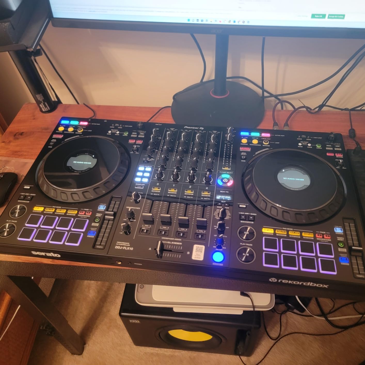 Pioneer DJ DDJ-FLX10 4-Channel DJ Controller, Track Separation, Black customer photo 1