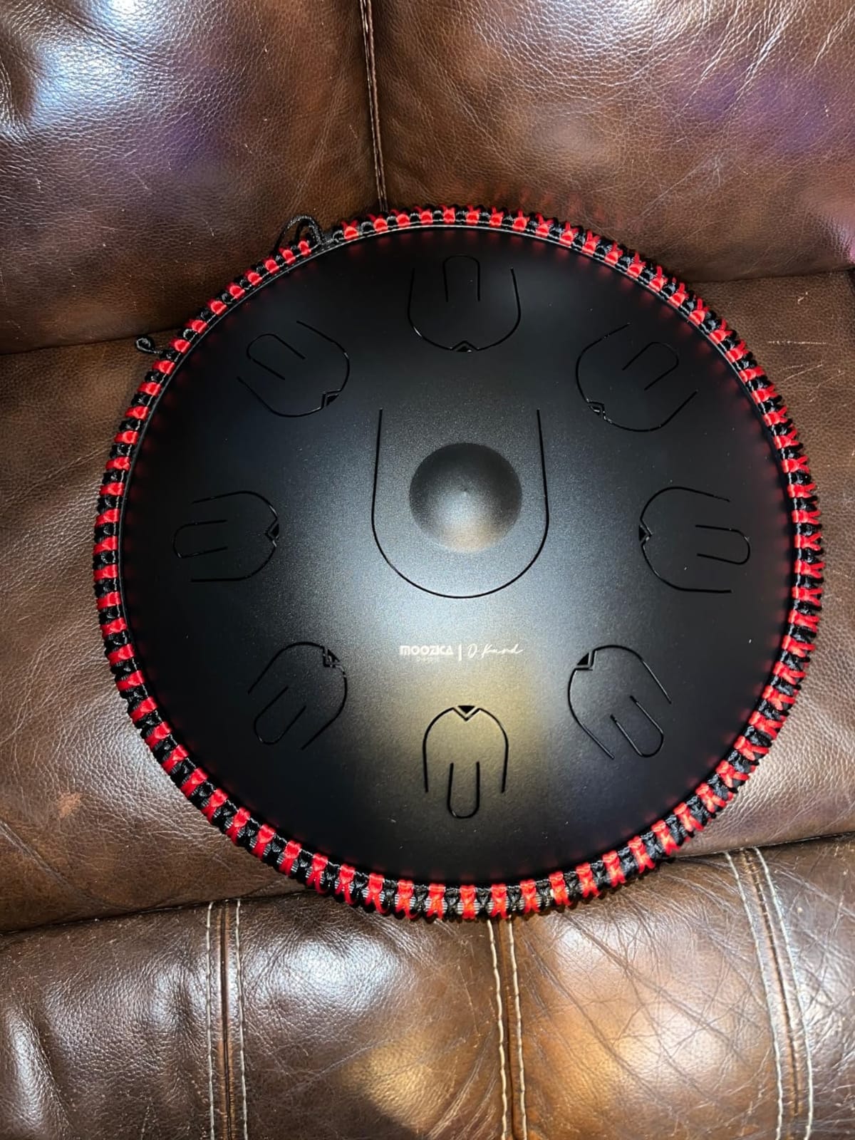 Moozica Steel Handpan Tongue Drum, 14 Inches 17 Notes in D Minor with Octave Overtone Design, Handpan Drum Percussion Instrument With Carry Bag (D-Kurd, Black) customer photo 2