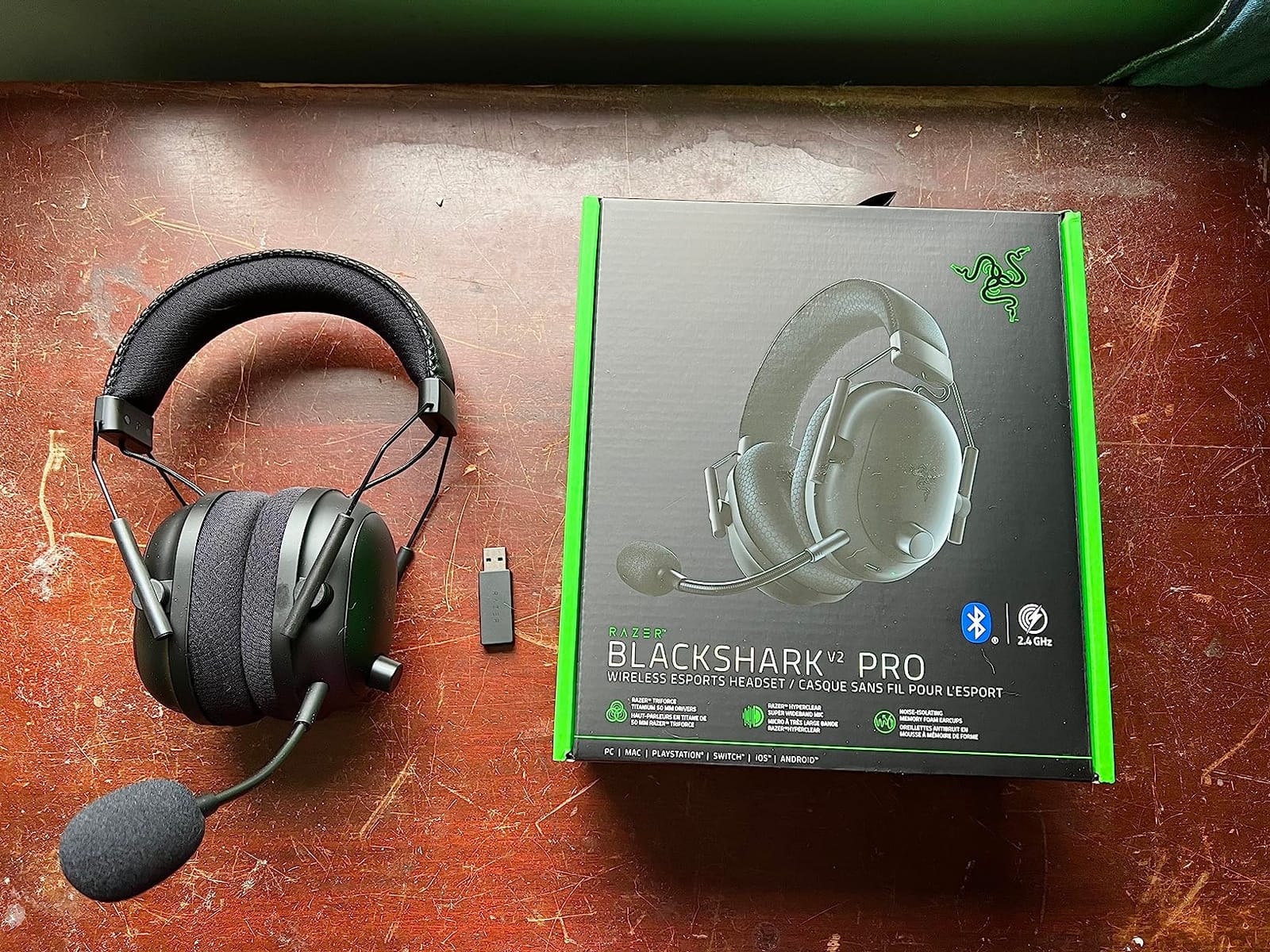 Razer BlackShark V2 Pro Wireless Gaming Headset, 70 Hr Battery, Black | Detachable Mic, Pro-Tuned FPS Profiles, 50mm Drivers, Noise-Isolating, Memory Foam Earcups, PC, PS5, Switch 2, Bluetooth 5.2 customer photo 1