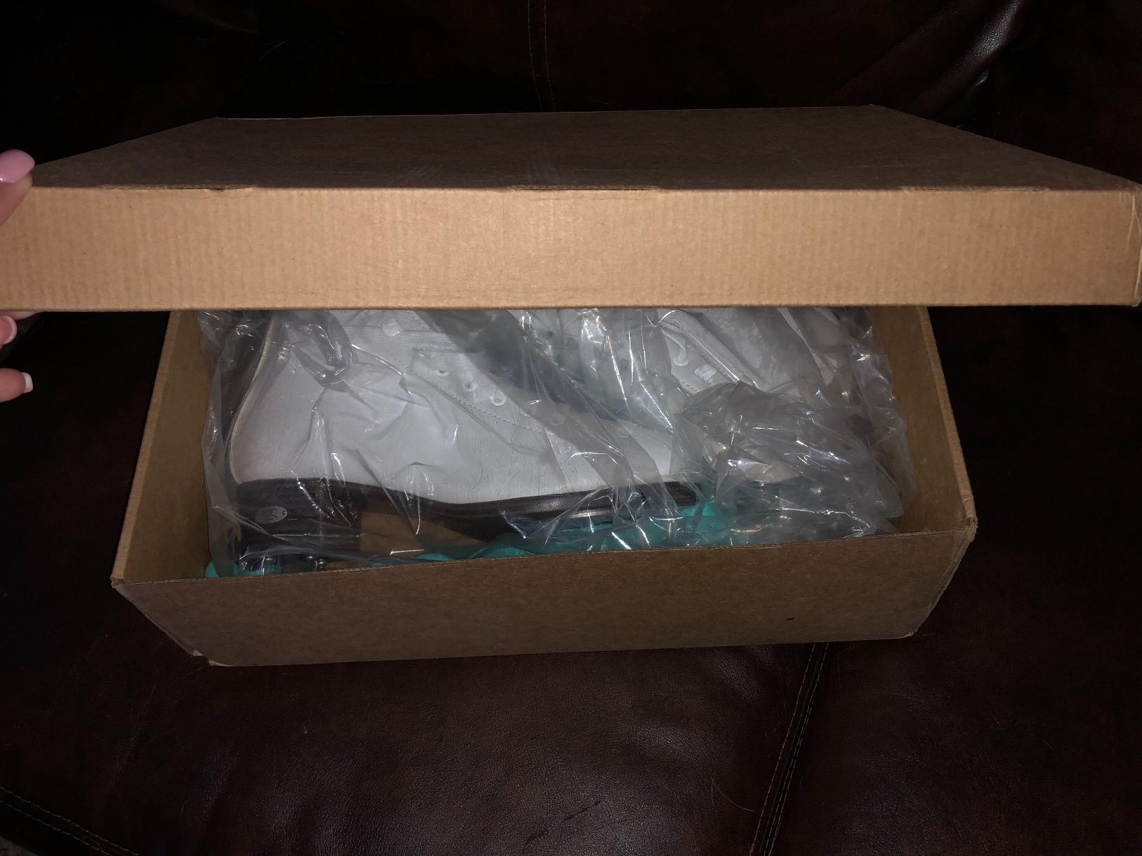 Riedell Unisex Horizon Recreational Ice Skates - Supportive Uppers with Plush Padded Lining, Smooth Stainless Steel Blades, and PVC Soles customer photo 1