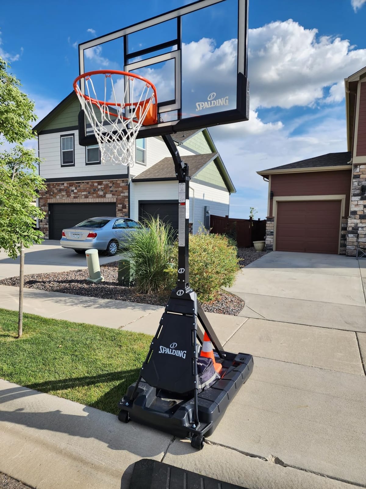 Spalding Momentous EZ Assembly Portable Adjustable Outdoor Basketball Hoop - Assembles in 30 Minutes or Less customer photo 1