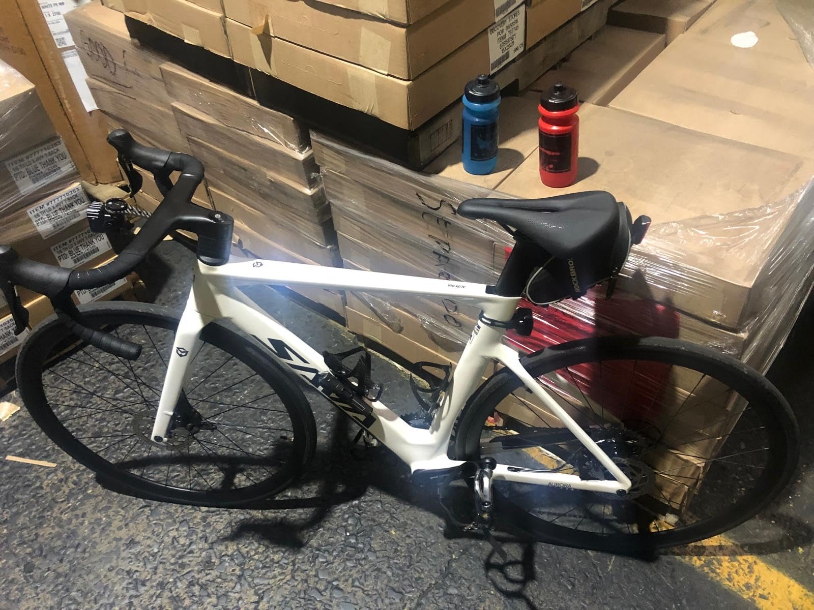 SAVADECK Carbon Disc Road Bike, Integrated Design Racing Bicycle Carbon Frame Carbon Fork with Shimano SORA R3000 Derailleur System 18 Speed Disc Brake Road Bike for Men or Women. customer photo 1