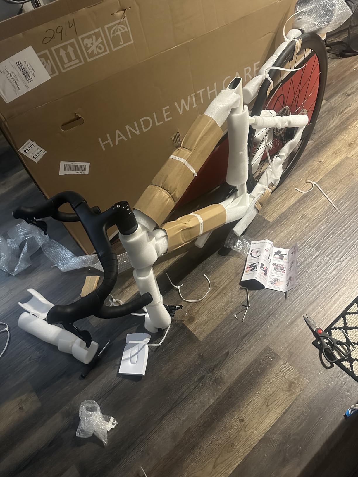 SAVADECK Carbon Disc Road Bike, Integrated Design Racing Bicycle Carbon Frame Carbon Fork with Shimano SORA R3000 Derailleur System 18 Speed Disc Brake Road Bike for Men or Women. customer photo 2