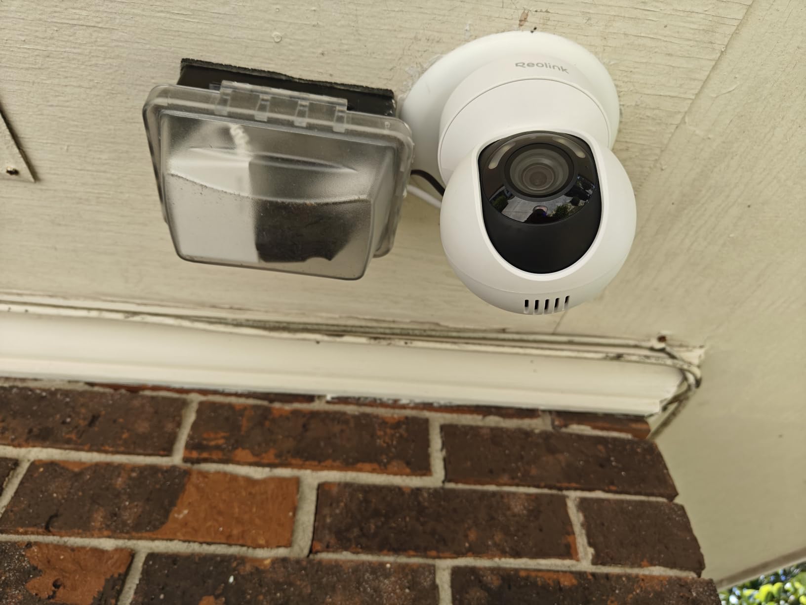 REOLINK E1 Outdoor Pro 4K PTZ Outdoor Security Camera WiFi Plug-in Power | No Subscription Local Storage, Dual-Band Wi-Fi 6, 3X Optical Zoom, Auto Tracking, Smart AI Detection, Color Night Vision customer photo 2