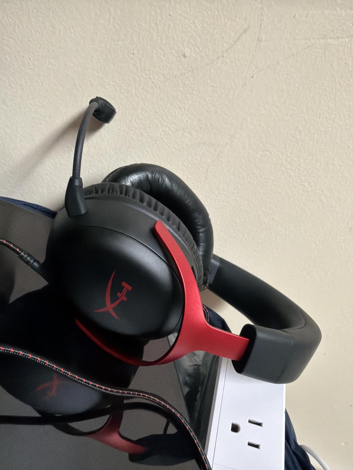 HyperX Cloud III - Wired Gaming Headset, PC, PS5, Xbox Series X|S, Angled 53mm Drivers, Spatial Audio, Memory Foam, Durable Frame, Ultra-Clear 10mm Mic, USB-C, USB-A, 3.5mm - Black customer photo 2