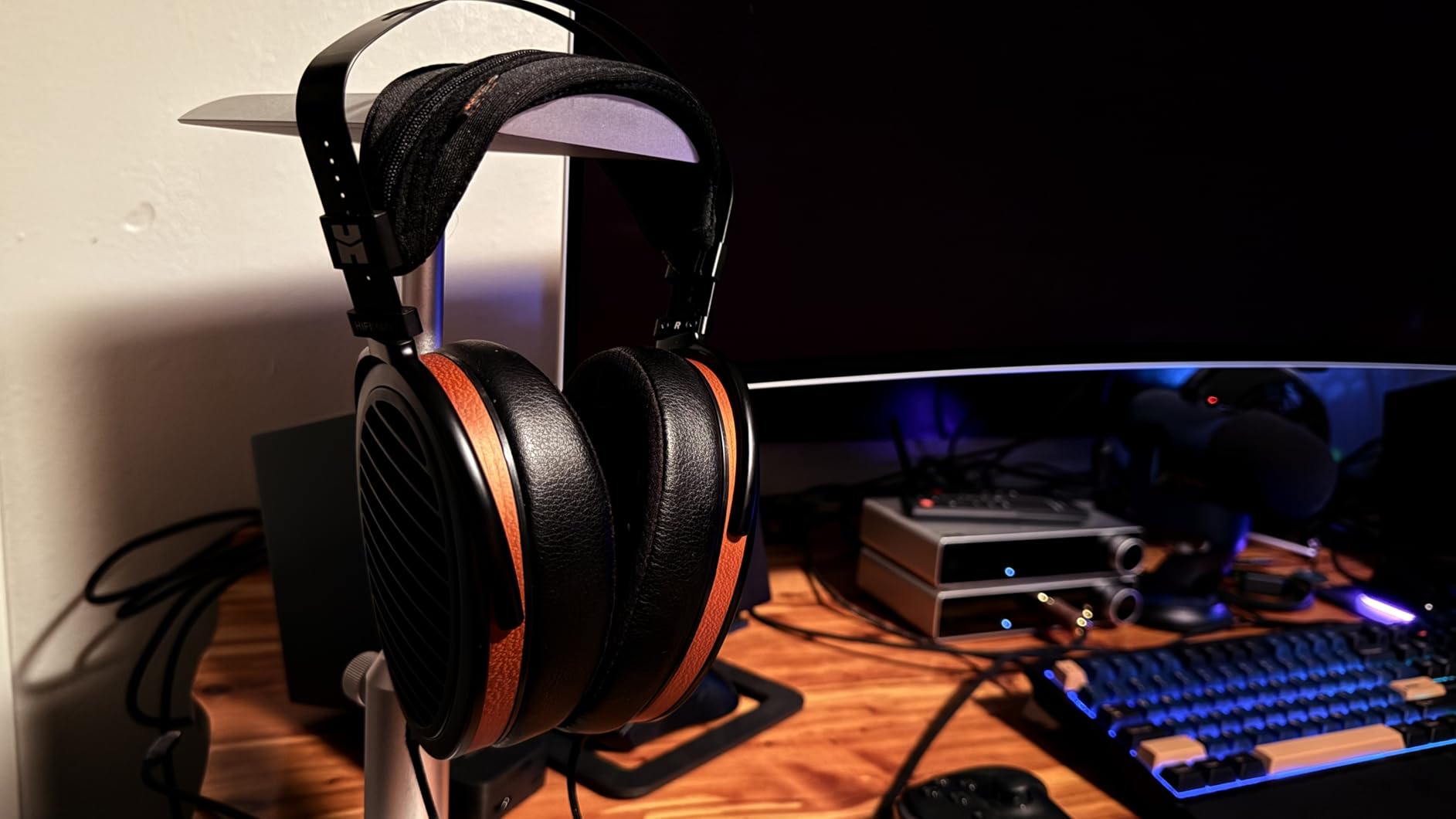 HIFIMAN Arya Organic Full-Size Over-Ear Open-Back Planar Magnetic Headphone with Stealth Magnets for Audiophiles, Home & Studio Listening customer photo 2