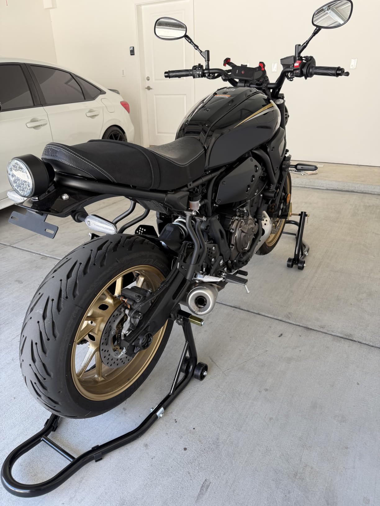 VEVOR Motorcycle Stand Lift 850lbs Front Rear Combo Stand Lift Stand Front Wheel Fork Stands Rear U+L Fork Swingarm Spool Stands Compatible with Most Yamaha Honda Kawasaki Suzuki Motorcycles customer photo 2