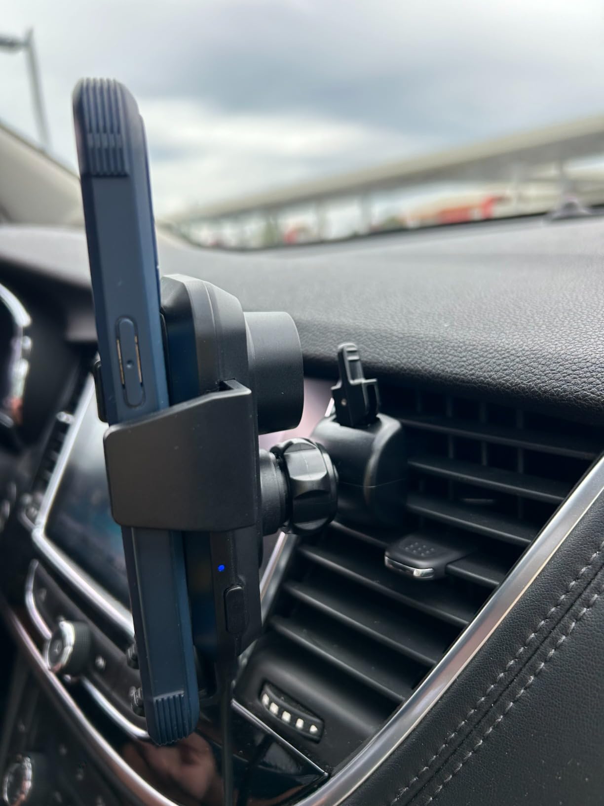 Wireless Car Charger, 15W Fast Charging Auto Clamping Car Charger Cell Phone Holder Mount Vent for iPhone 15 14 13 12 Mini Pro Max 11 XR XS X, Samsung Galaxy S23 Ultra S22 S21+ Note 20, etc customer photo 1