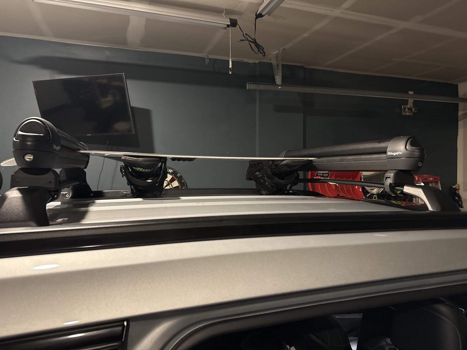 BougeRV Lockable Ski & Snowboard Racks, Extension with Sliding Feature, 28'' Fits 6 Pairs Skis or 4 Snowboards, Crab Mounting System Fits for Square/Aero/Oval Cross Bars customer photo 2
