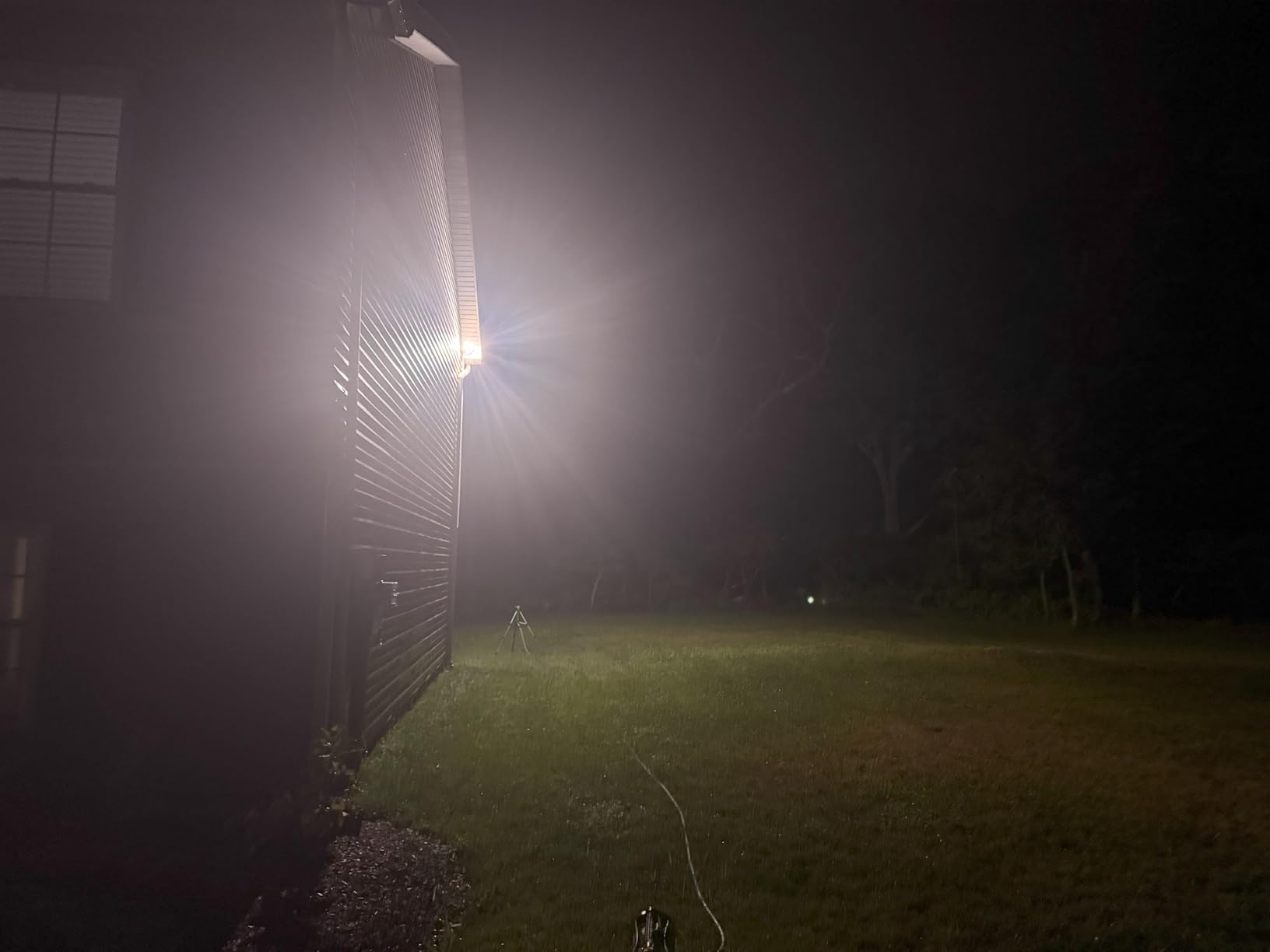 WYZE Floodlight Camera v2, 2K HD Outdoor Security Camera with 2800 Lumens | 2K HD & Color Night Vision 2800 Lumens Dimmable Light 160° Wide Angle View Works with Alexa Voice Control 105dB Siren customer photo 1