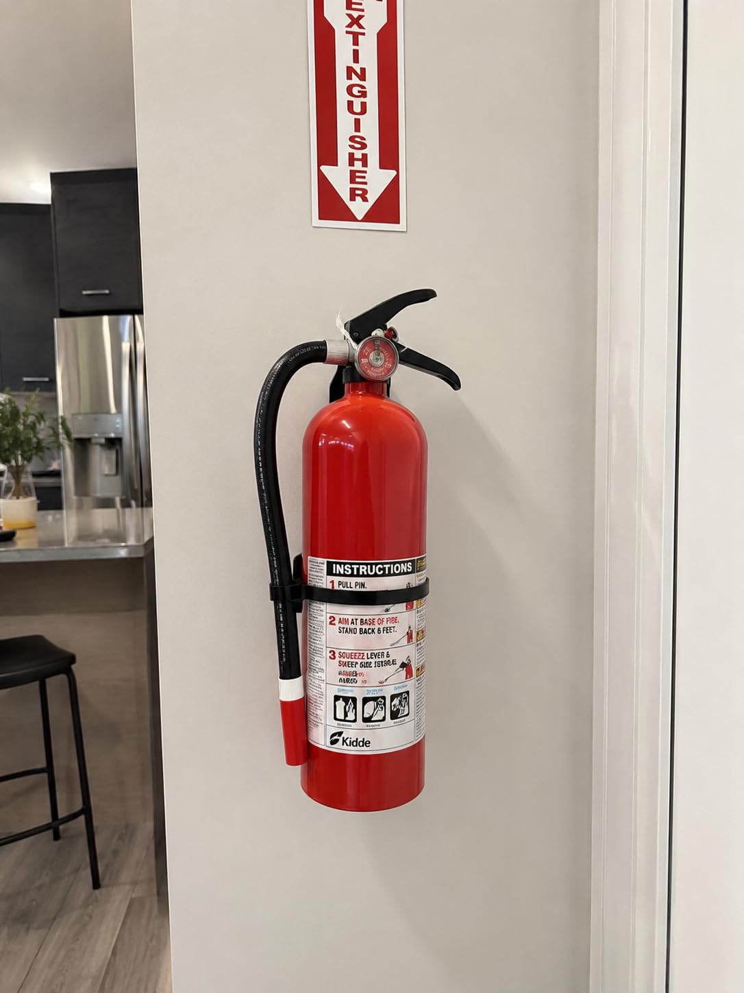 Kidde Living Area Fire Extinguisher for Home, 2-A:10-B:C, KD143-210ABC | Residential Multi-Purpose Extinguisher for Small to Medium Common Household Fires, 4lb. Dry Chemical customer photo 1