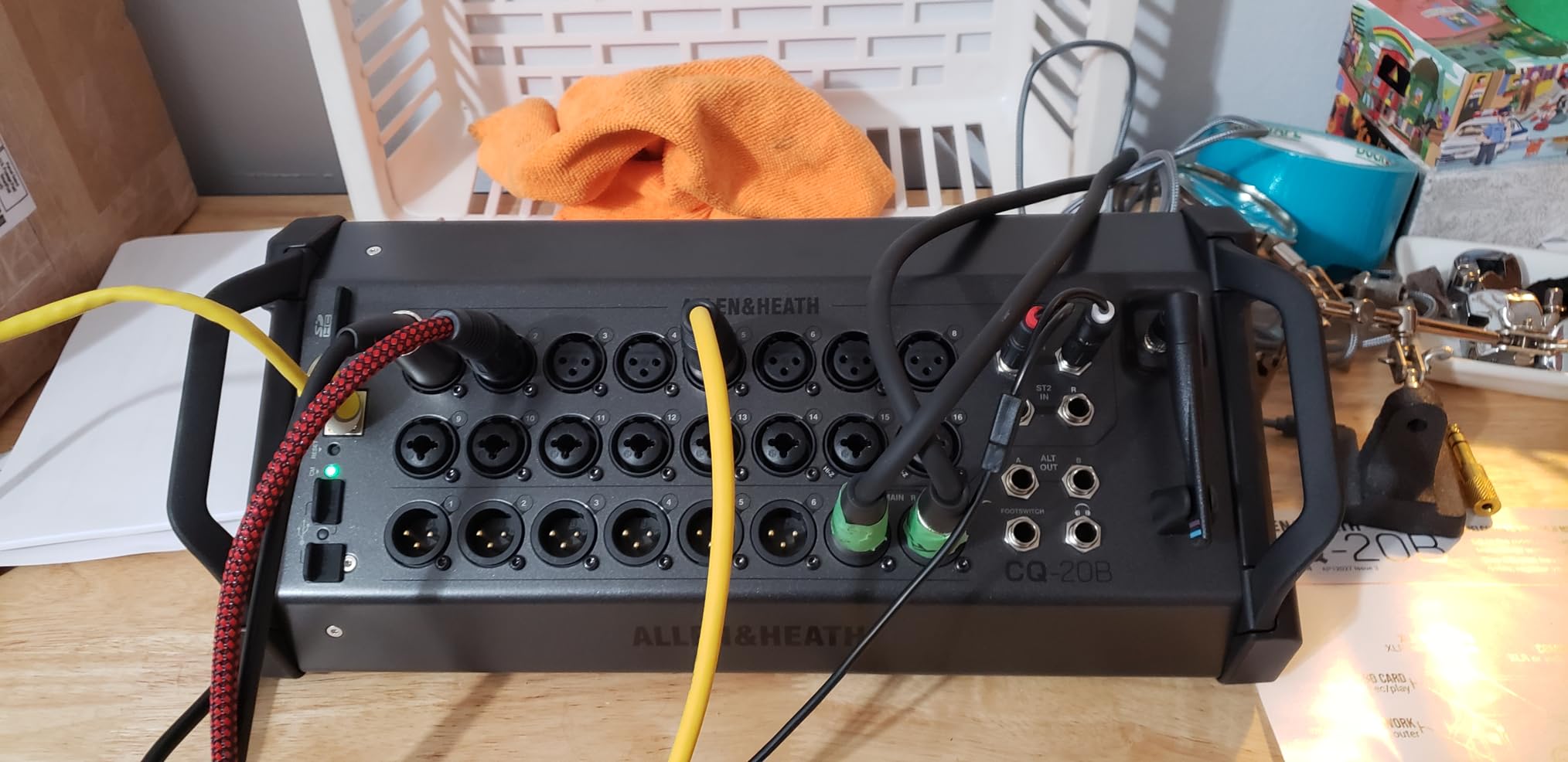 Allen & Heath CQ-18T Digital Mixer with 7
