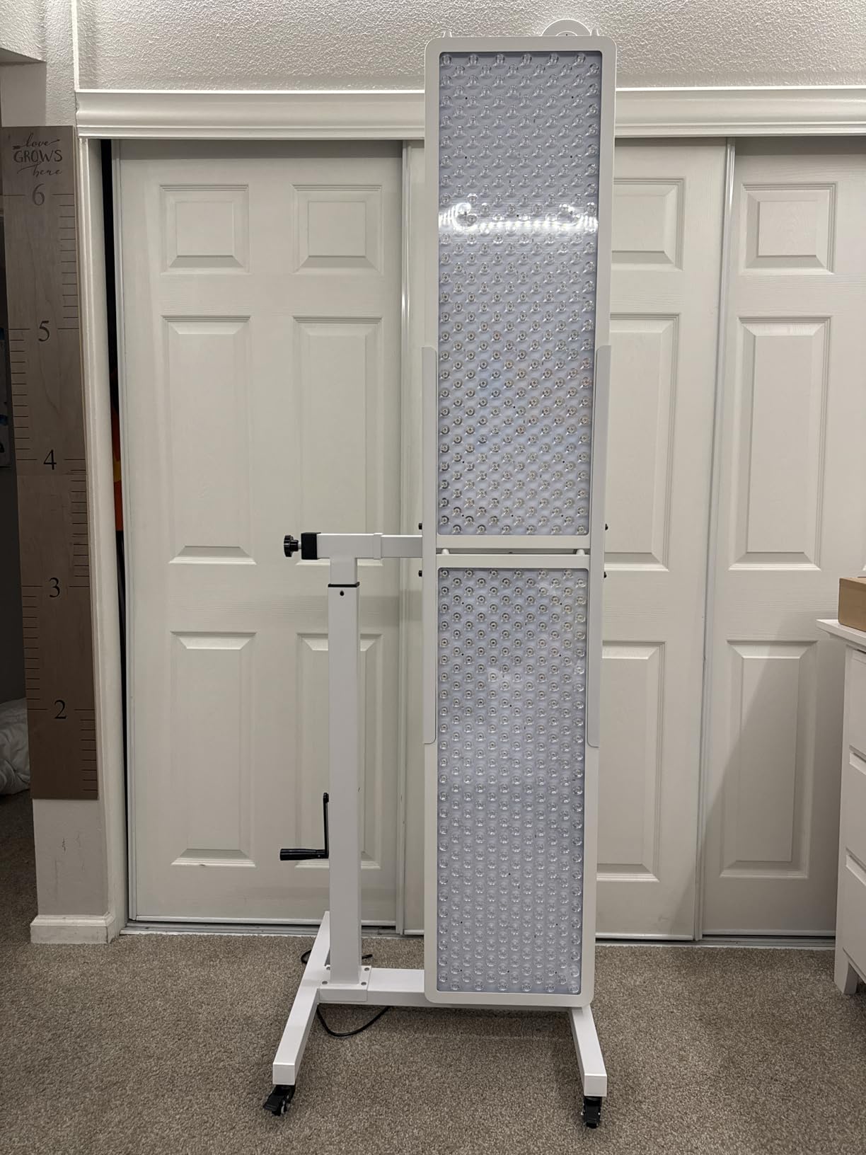 BestQool Red Light Therapy Panel, FSA-HSA 4 Wavelengths Full Body, 470W | 630-940nm Infrared Light Therapy, 300 LEDs Elite Grade Dual Chip, Large LED Light Lamp for Body, Face at Home, Modular Design customer photo 2