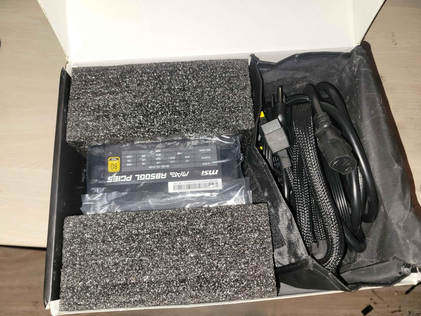 MSI MAG A750GL PCIE5, Fully Modular Compact Gaming 750W Power Supply, 80+ Gold, ATX 3.1 & PCIe 5.1 Ready, Native Dual-Color 12V-2x6 Cable, 10 Year Warranty customer photo 2