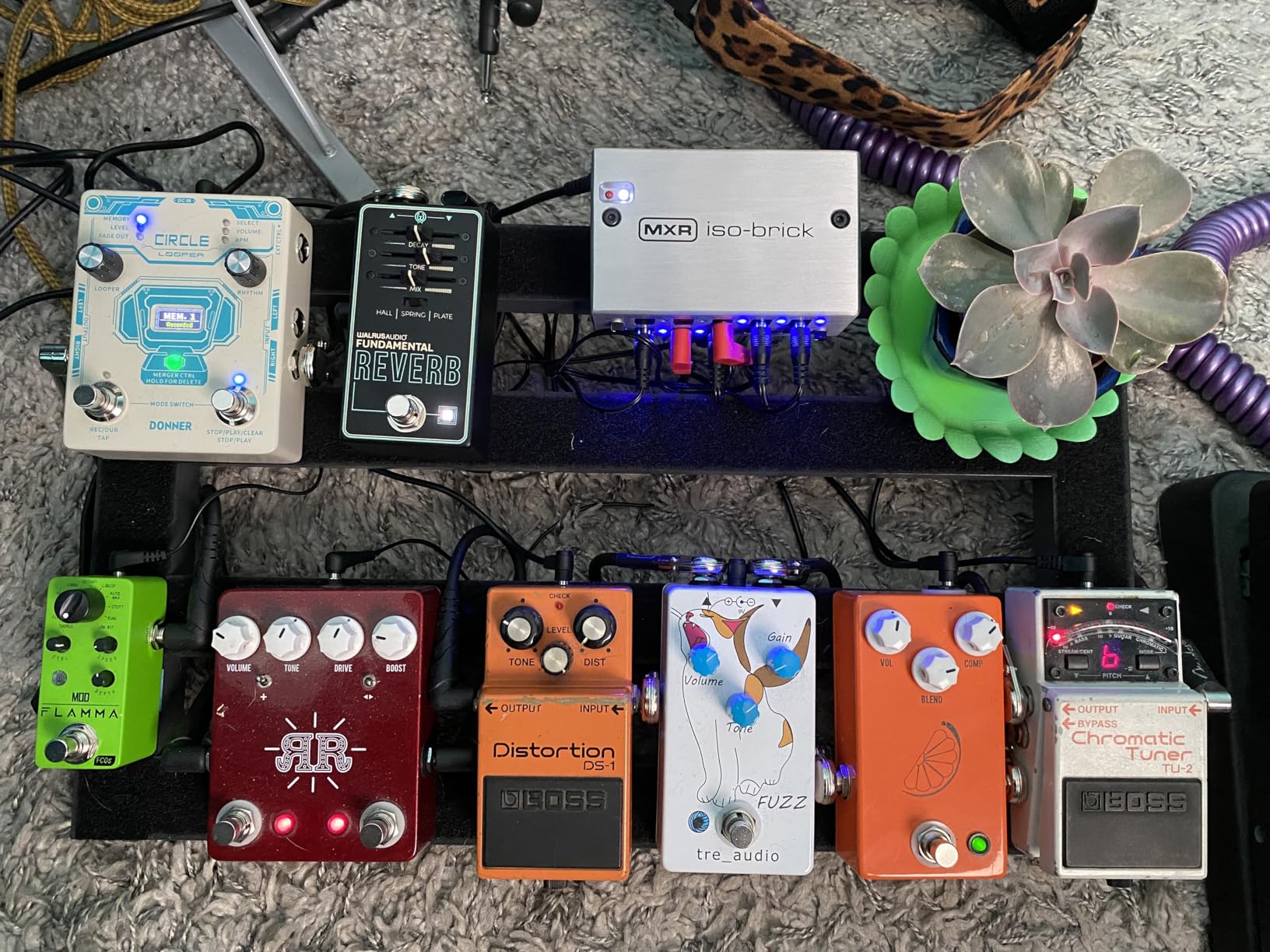 Ghost Fire Guitar Pedal Board Aluminum Alloy 1.76lb Super light Effect Pedalboard 19.8''x11.5'' with Carry Bag and Effects Pedal Patch Cables(3 Pack) customer photo 2