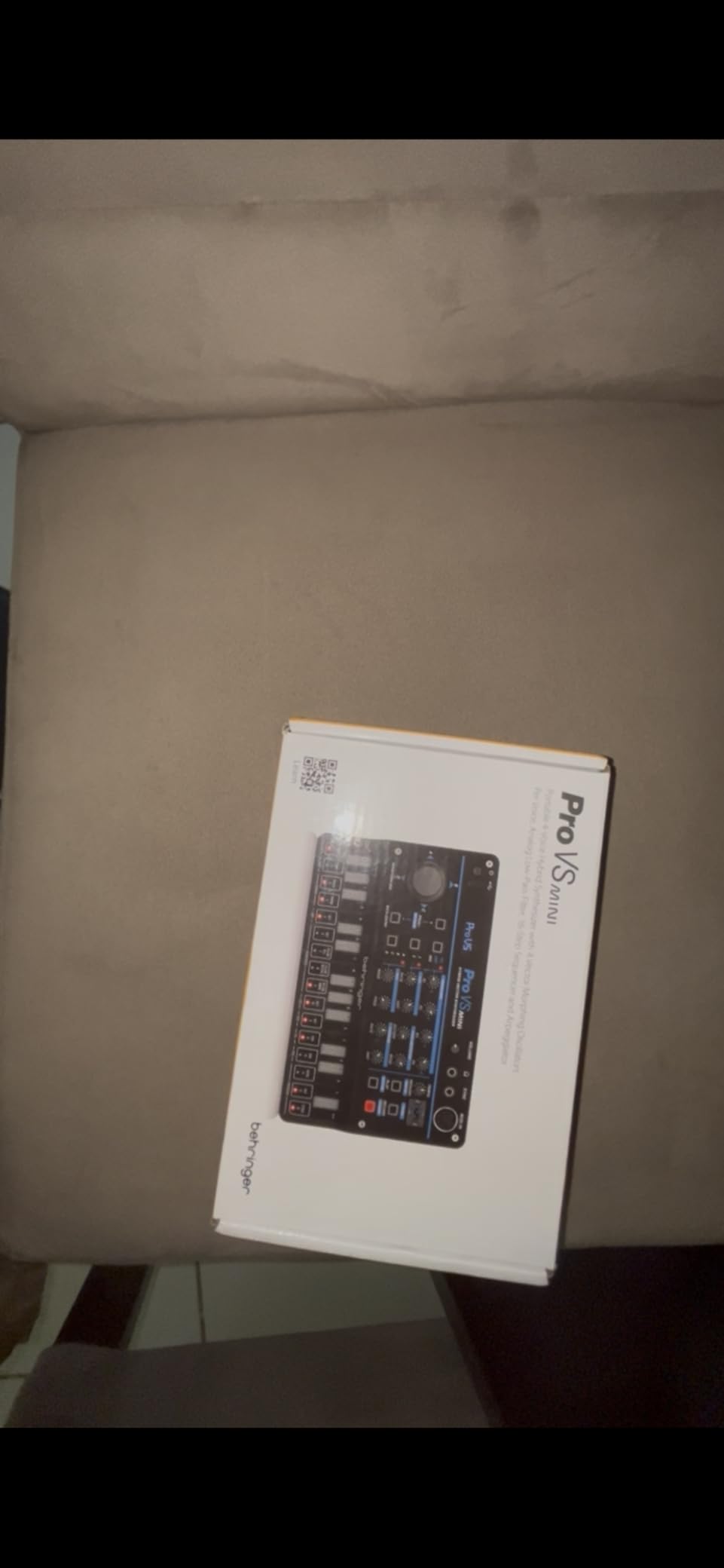 Behringer Pro VS Mini Portable 5-Voice Hybrid Synthesizer with 4 Vector Morphing Oscillators Per Voice, Analog Low-Pass Filter, 16-Step Sequencer and Arpeggiator customer photo 2