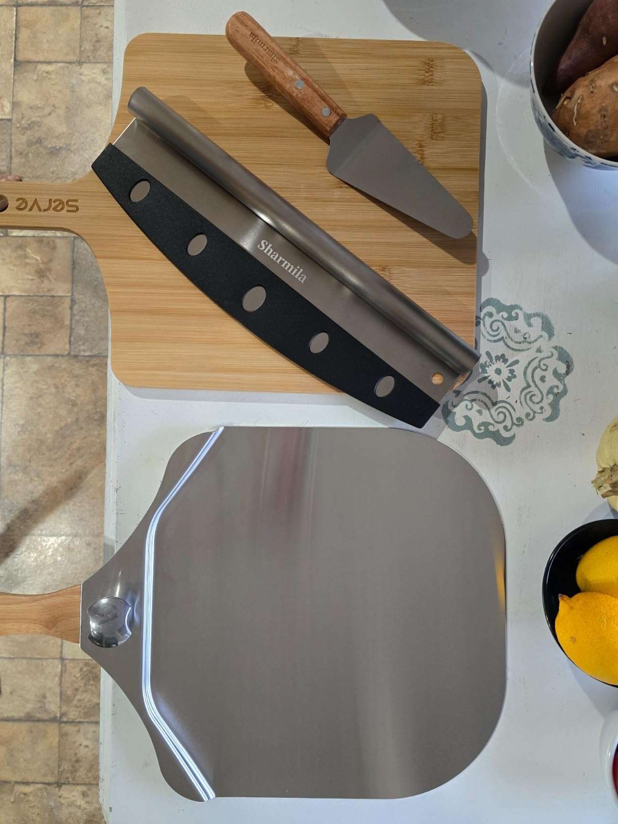 Pizza Peel 12 Inch, Aluminum Paddle with Cutter, Spatula | 3-Piece Pizza Making Kit, Rocker Cutter & Spatula Included, Foldable Handle, Smooth Surface customer photo 1