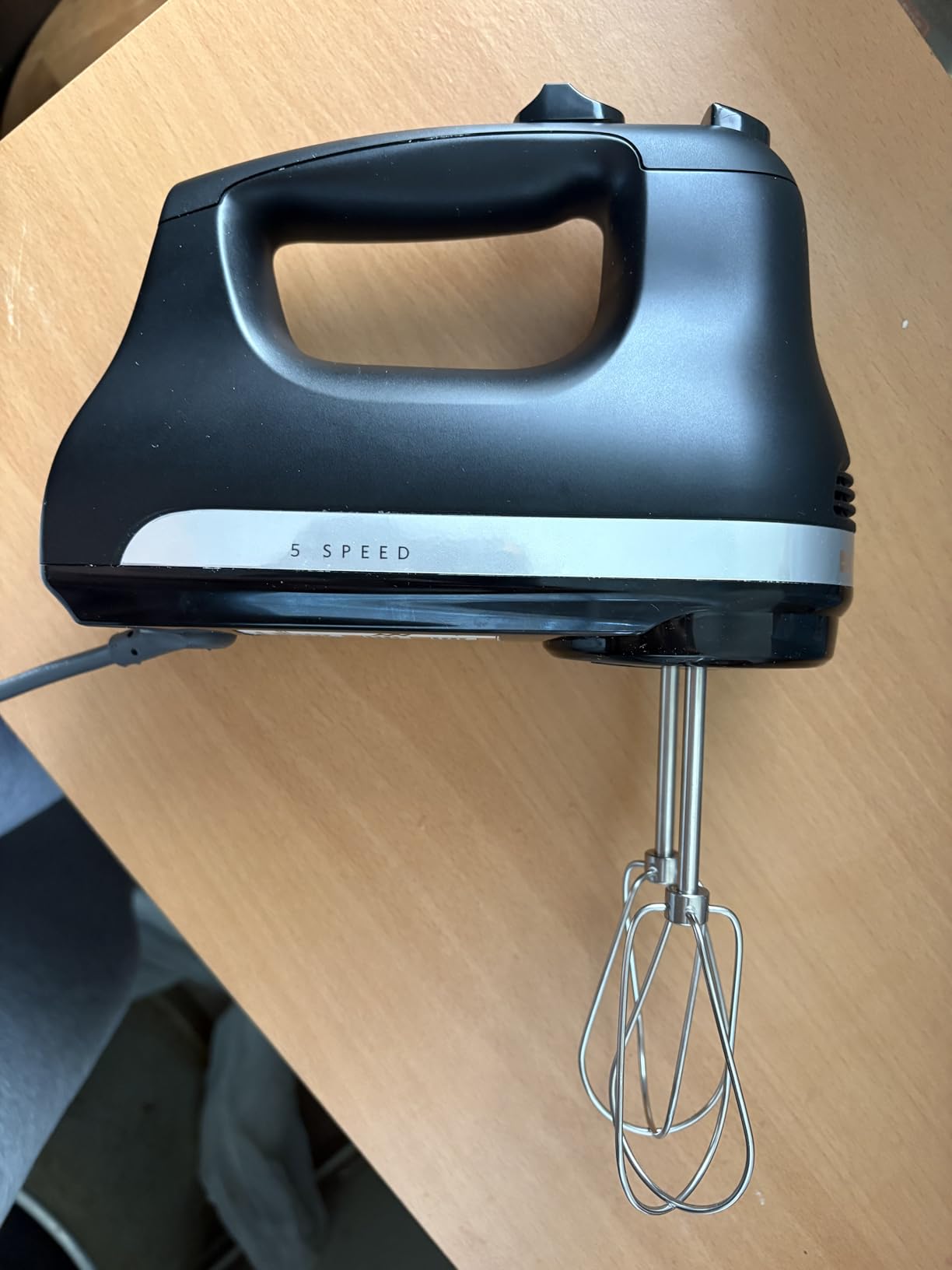 KitchenAid 5 Ultra Power Speed Hand Mixer, KHM512, Contour Silver | 5 Speeds, Lockable swivel cord, Turbo Beaters, Easy release button, Dishwasher-safe beaters customer photo 2