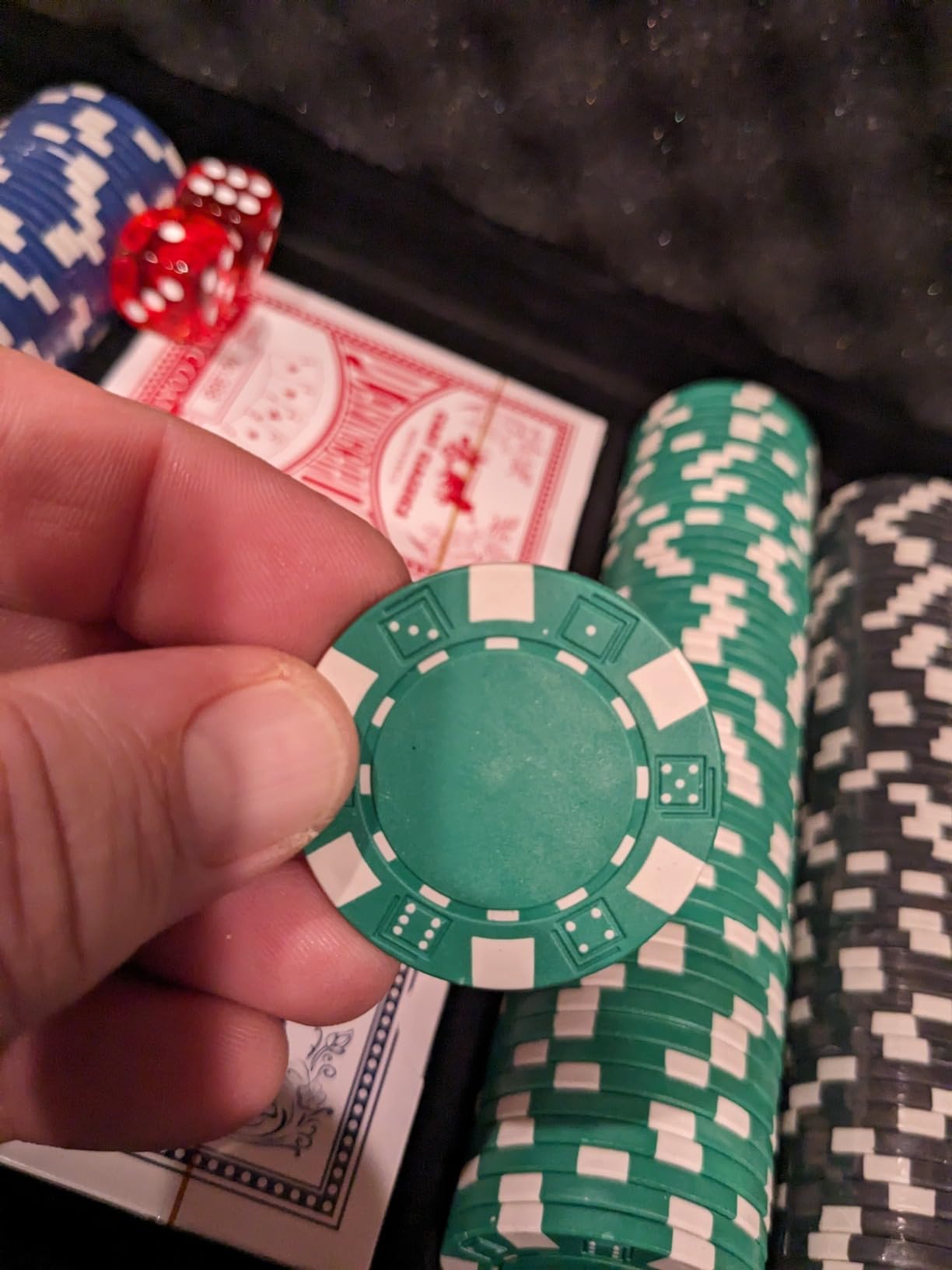 Boyzhood Poker Chips, 200Pcs Poker Set with Aluminum Travel Case, 11.5 Gram Poker Chips Set for Texas Holden Blackjack Gambling customer photo 1