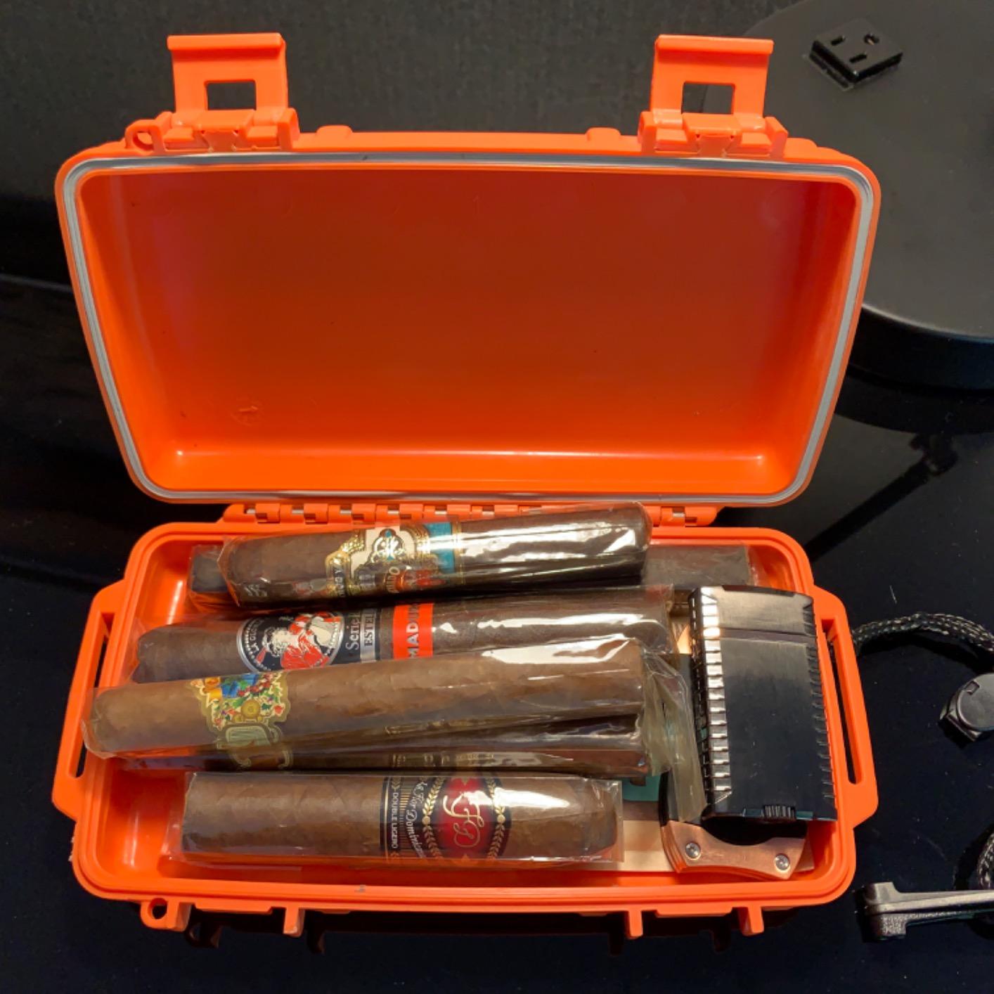 Cigar Caddy Matte Green Travel Cigar Humidor Case with Airtight Seal | Portable Humidor Box Cigar Travel Kit | Waterproof, Crush-Proof Cigar Holder with Humidifier Disc, Holds 5 Churchill Cigars customer photo 1