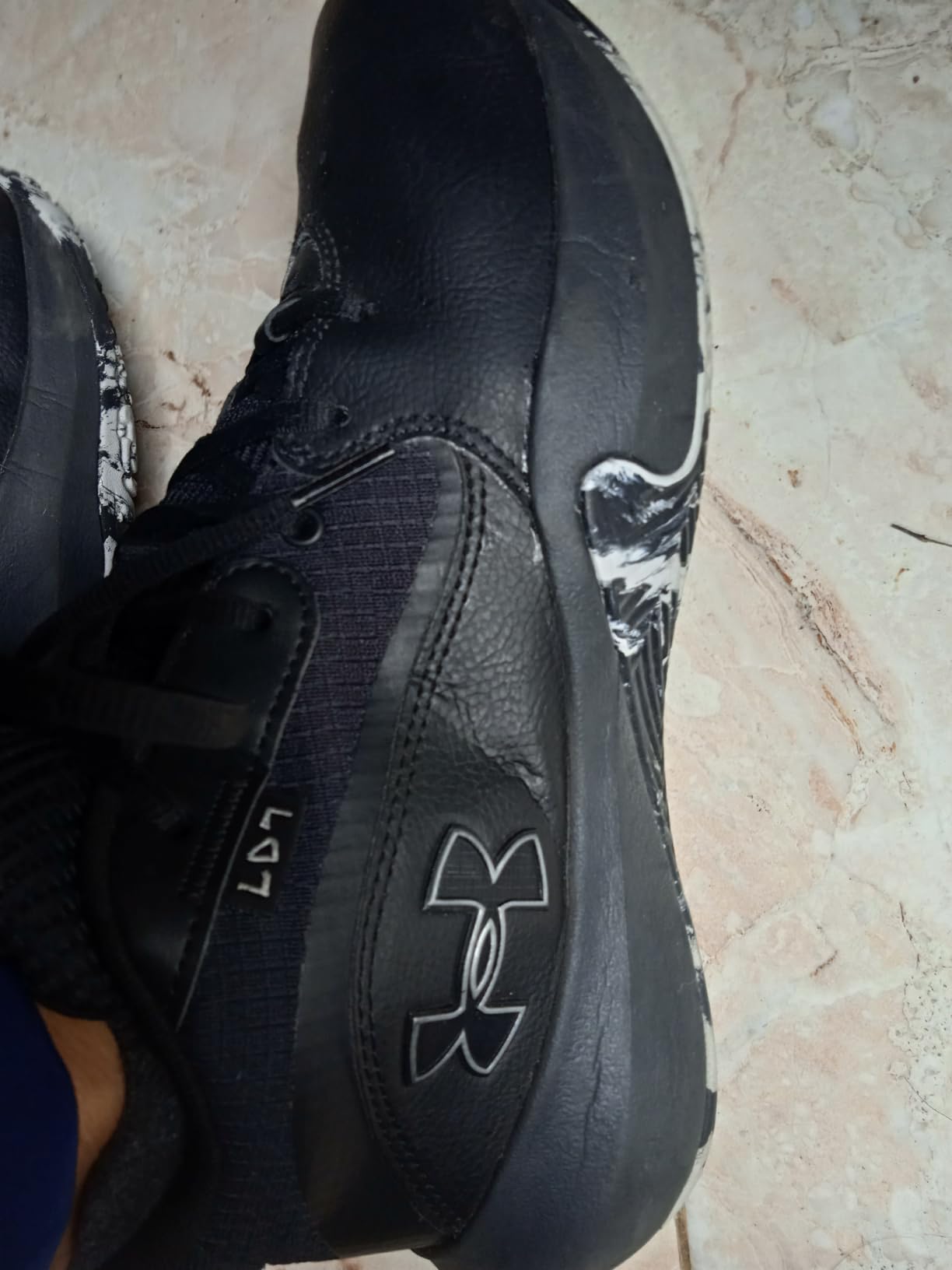 Under Armour Unisex-Adult Lockdown 7 Basketball Shoe customer photo 2