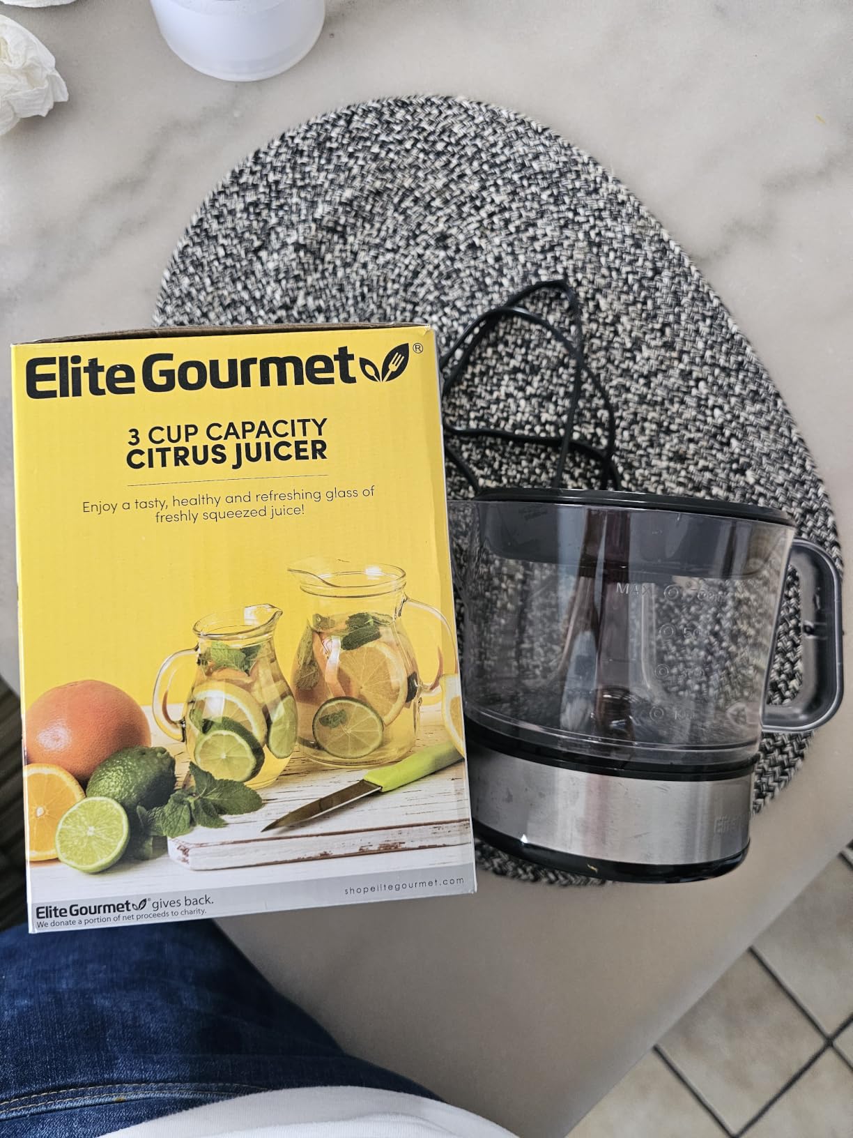 Elite Gourmet ETS623 Electric Citrus Juicer, 24 oz, Black/Stainless Steel | BPA-Free 40-Watt motor, compact large-volume pulp control - juices oranges, lemons, limes & grapefruits, easy-pour spout customer photo 1