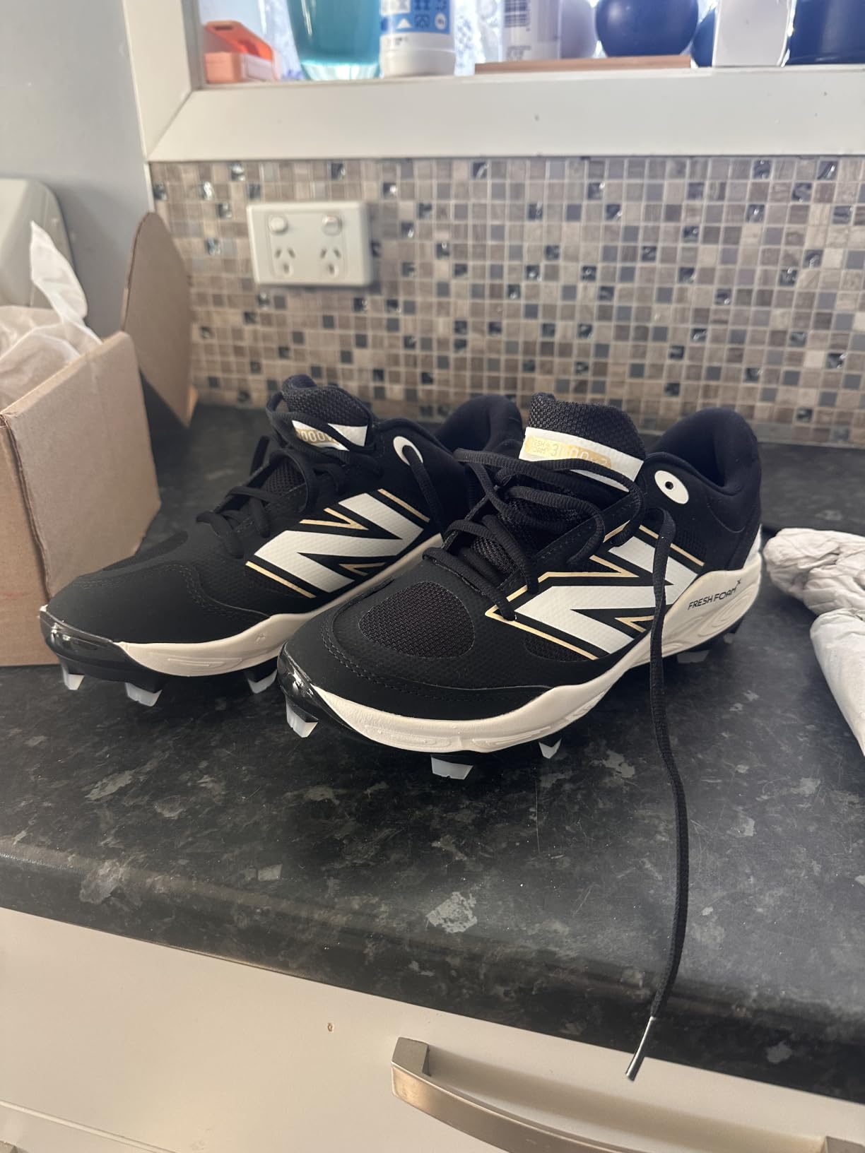 New Balance Men's Fresh Foam 3000 V7 Molded Baseball Shoe customer photo 2