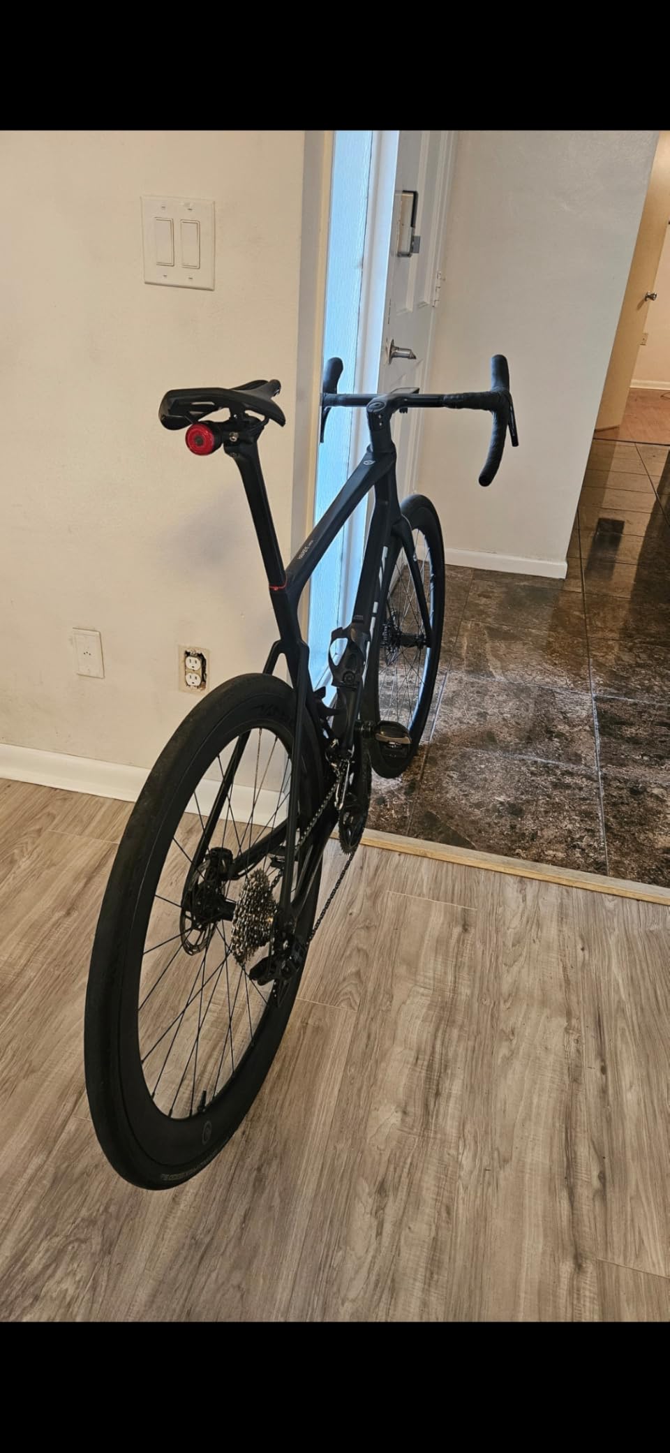 SAVADECK Carbon Road Bike,Lightweight Full Carbon Racing Bicycle with Shimano 105 R7120 24S Shift Groupset and Hydraulic Oil Disc Brake Bike customer photo 2