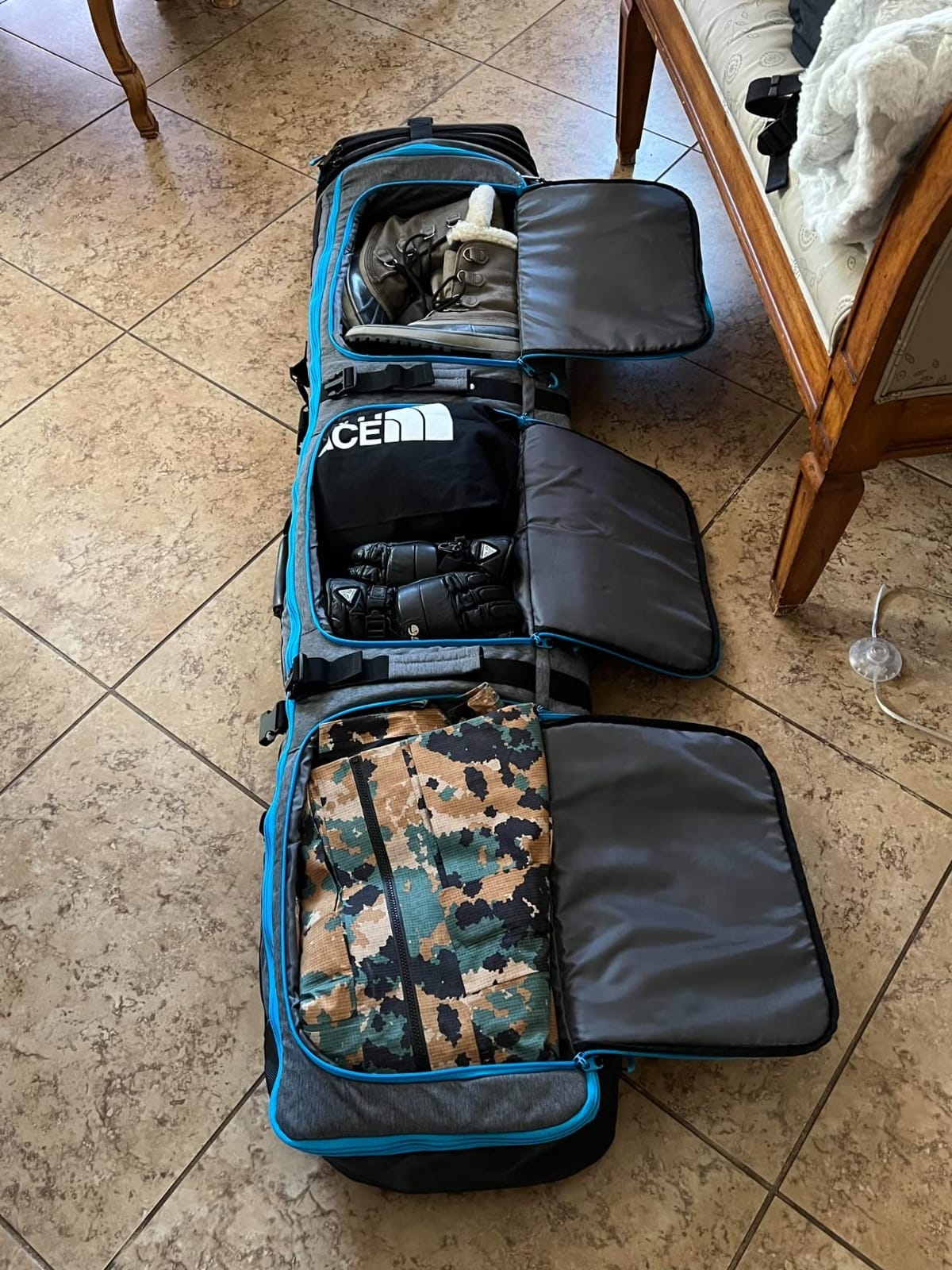 XCMAN Padded Snowboard Bag Expandable Snowboard Bag for Air Travel Adjustable Ski Bag Length 63-75In customer photo 2