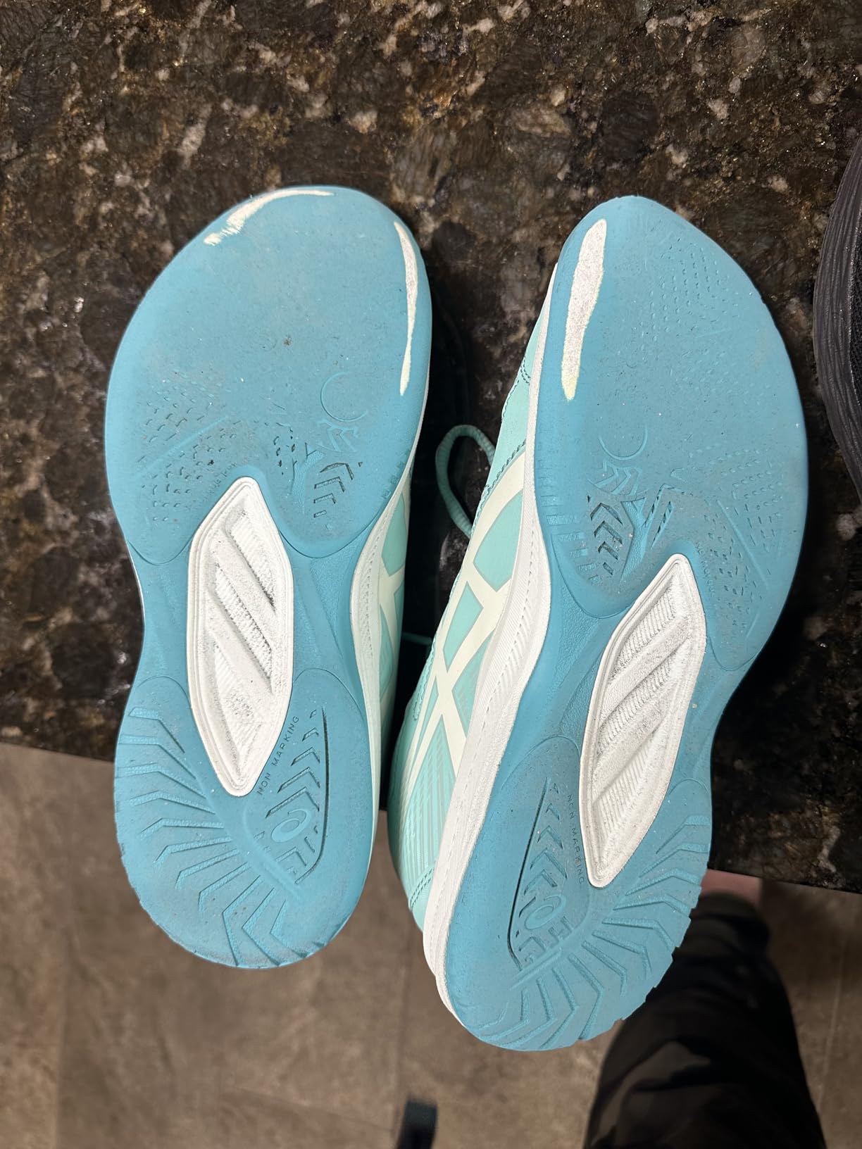 ASICS Women's Upcourt 6 Volleyball Shoes customer photo 1