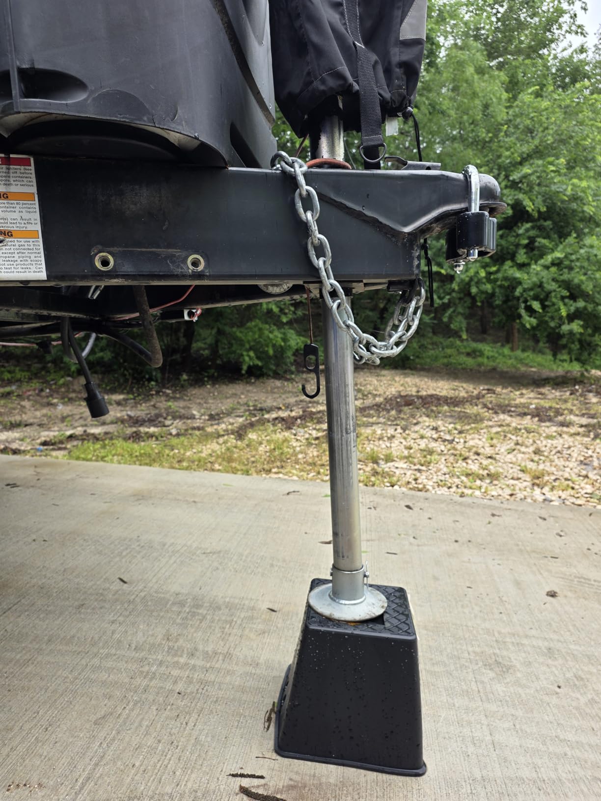 VEVOR Trailer Jack Block, 6000 lbs Capacity per RV Leveling Block, Polypropylene RV Camper Stabilizer Blocks, RV Travel Accessories Use for Any Tongue Jack, Post, Foot, 5th Wheels, 4-Pack customer photo 1