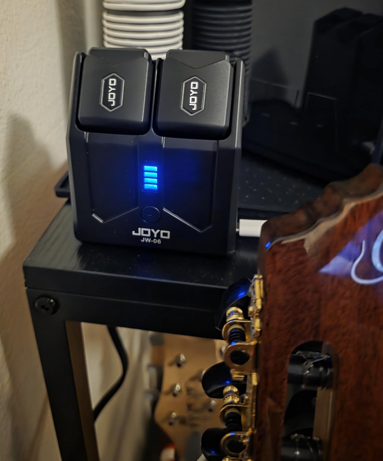 JOYO 5.8GHz Wireless Guitar System Transmitter and Receiver with Charging Case, 18H Battery life, 48kHz/24Bit, Low Latency, 4 Channels, Plug & Play for Electric Guitar & Bass (JW-06) customer photo 1