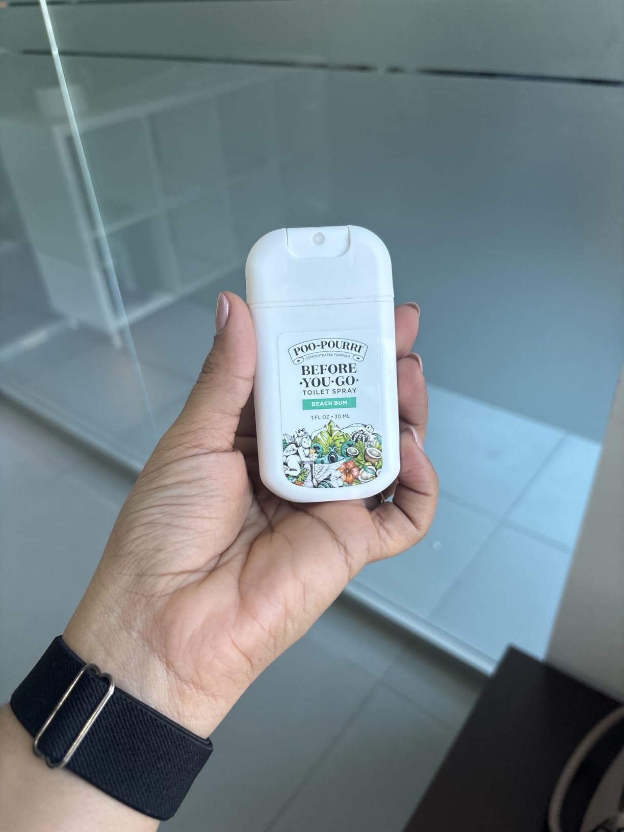Poo-Pourri Before-You-Go Pocket Toilet Spray, Beach Bum, 1 Fl Oz | Travel Essentials On-The-Go Bathroom Odor Deodorizer with Essential Oils, Up to 50 Uses, TSA Approved, Coconut Orchid Scent customer photo 1