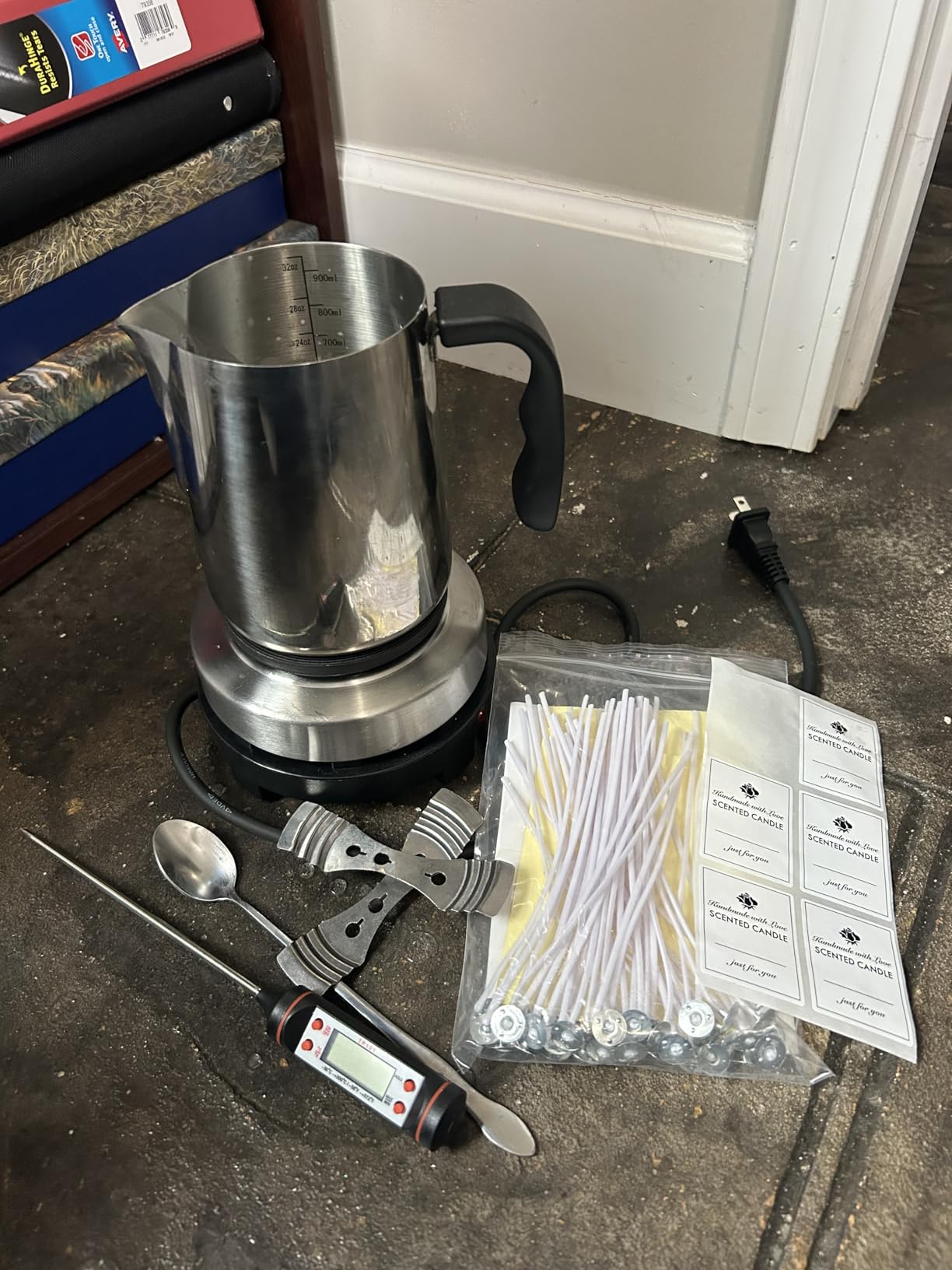 SAEUYVB Candle Making Kit with Wax Melter, Candle Wax for Candle Making | DIY Candle Making Supplies for Adults Beginnner,Including 2 lbs Soy Wax Flakes,Wax Melting Pot, Electric Hot Plate and More customer photo 2